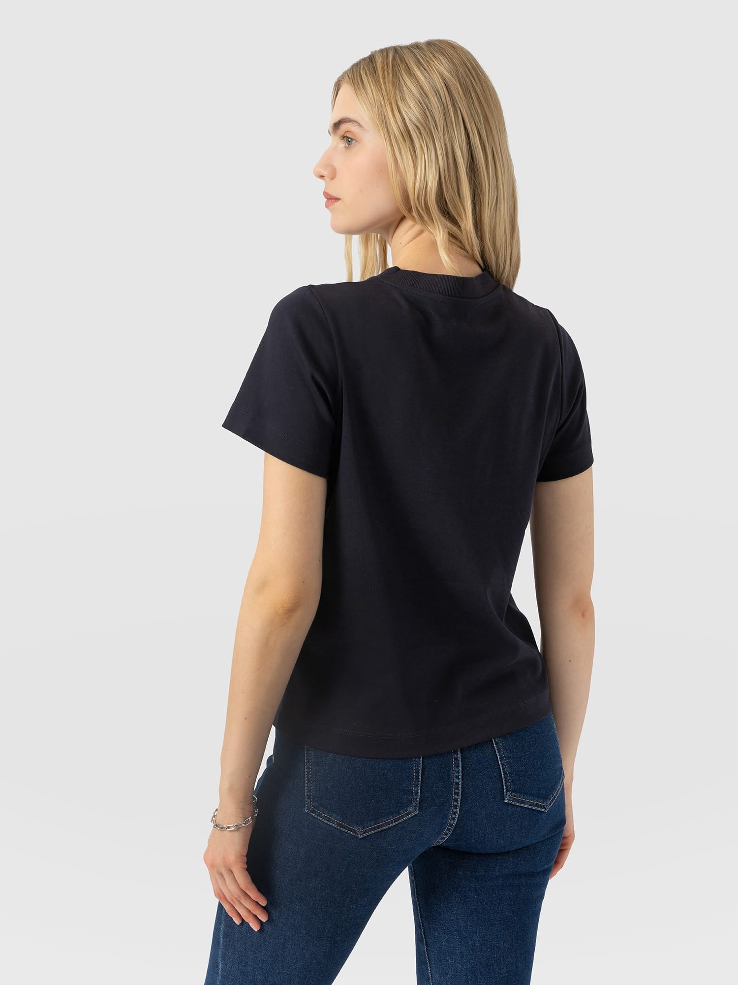 Chelsea Crew Neck Tee - Navy - Women's T-shirts | Saint and Sofia® EU