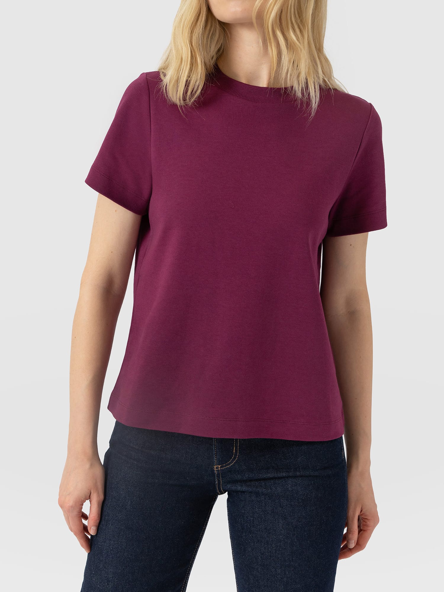 Chelsea Crew Neck Tee - Plum - Women's T-shirts | Saint and Sofia® EU