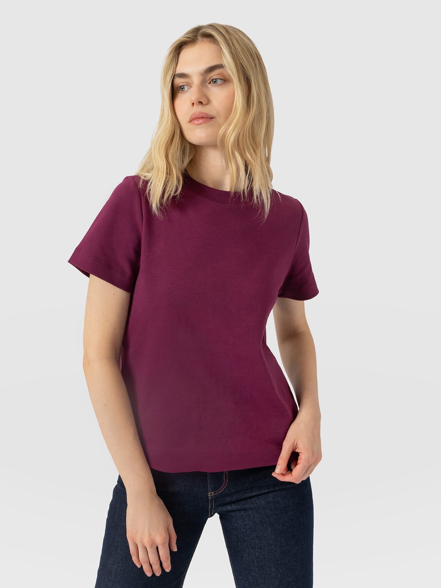 Chelsea Crew Neck Tee - Plum - Women's T-shirts | Saint and Sofia® EU