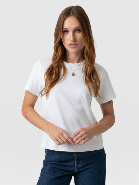Chelsea Crew Neck Tee White - Women's T-Shirts | Saint and Sofia® EU