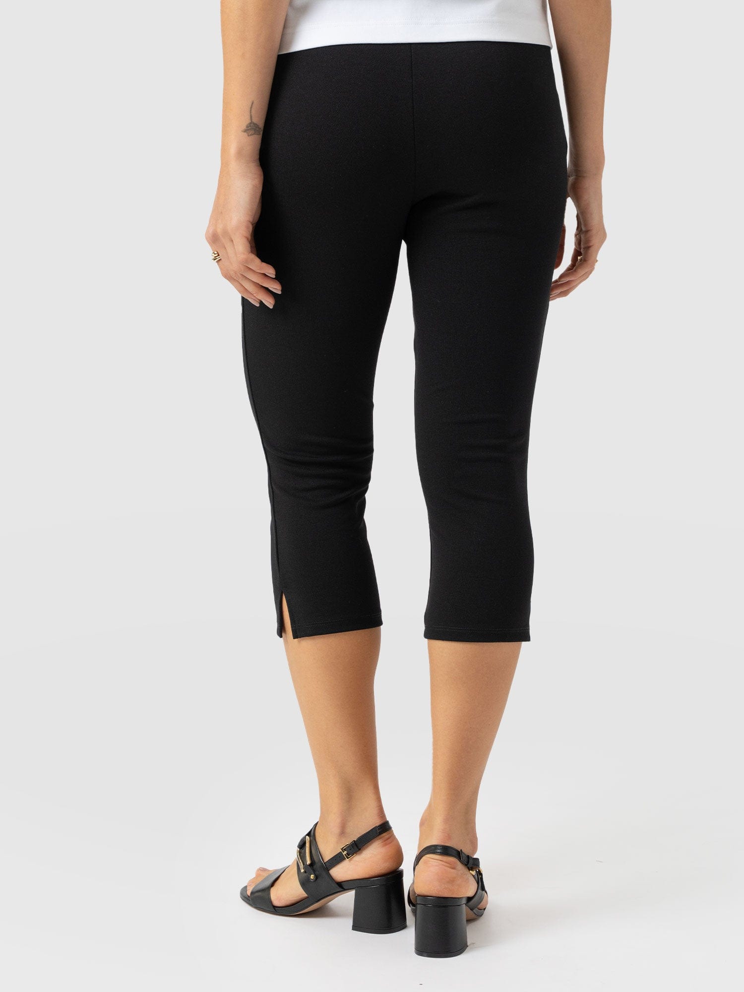 Chelsea Crop Legging - Black - Women's Trousers | Saint + Sofia® EU