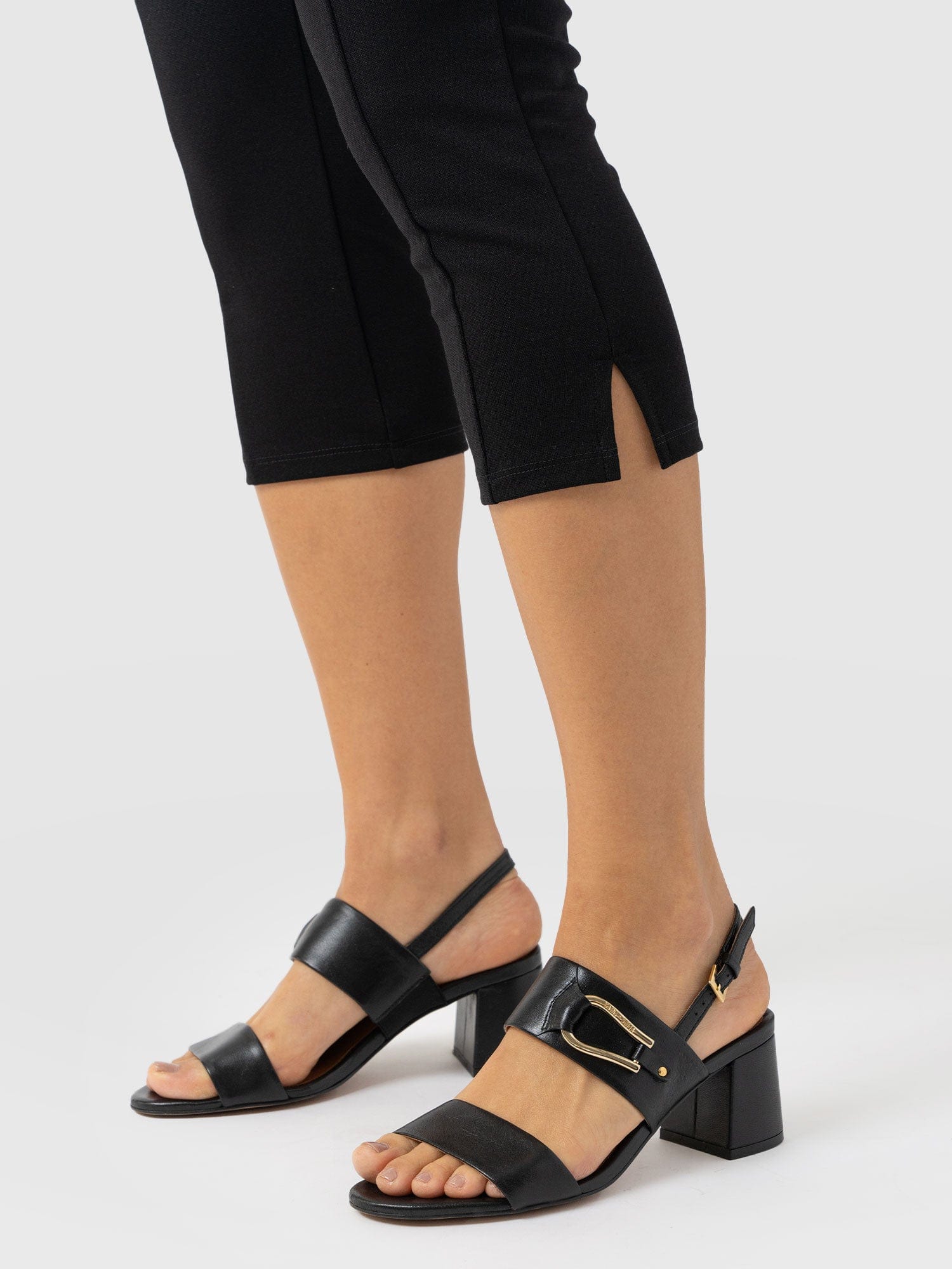 Chelsea Crop Legging - Black - Women's Trousers | Saint + Sofia® EU