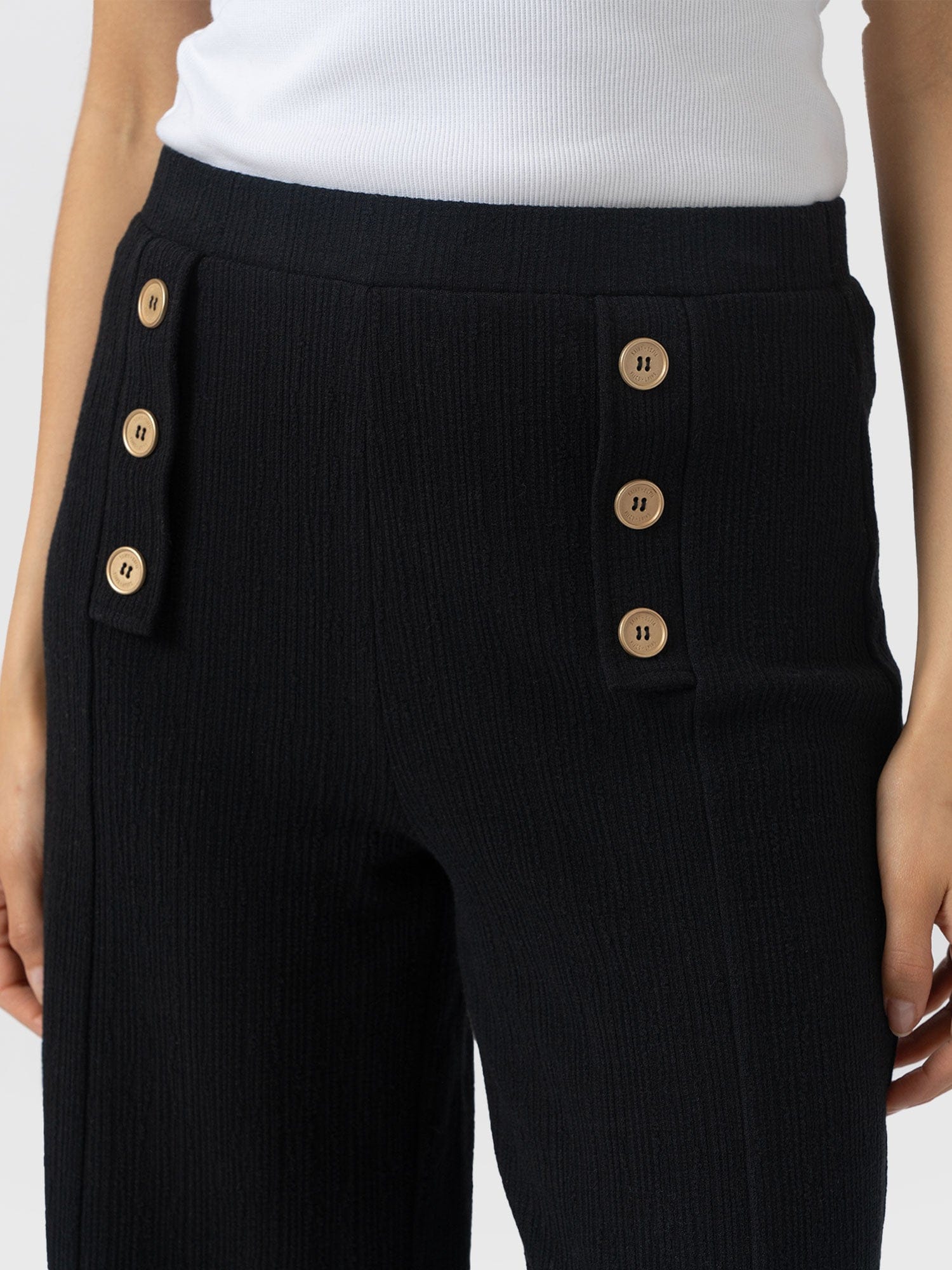 Chelsea Pant - Black Textured - Women's Trousers | Saint + Sofia® EU