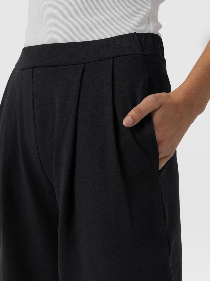 City Culotte Black - Women's Culottes | Saint + Sofia® EU