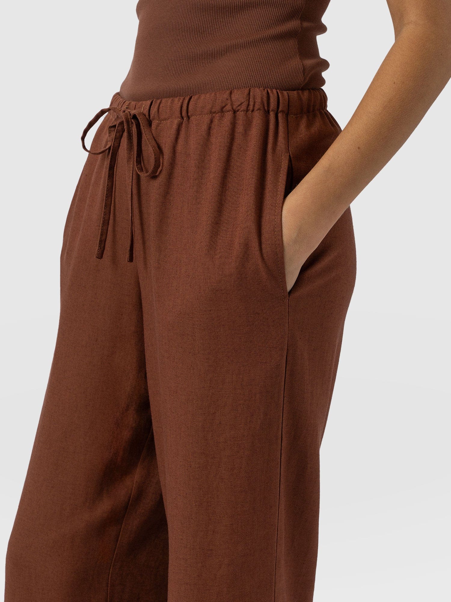 Corinne Linen Pant - Russet Brown - Women's Trousers | Saint + Sofia® EU