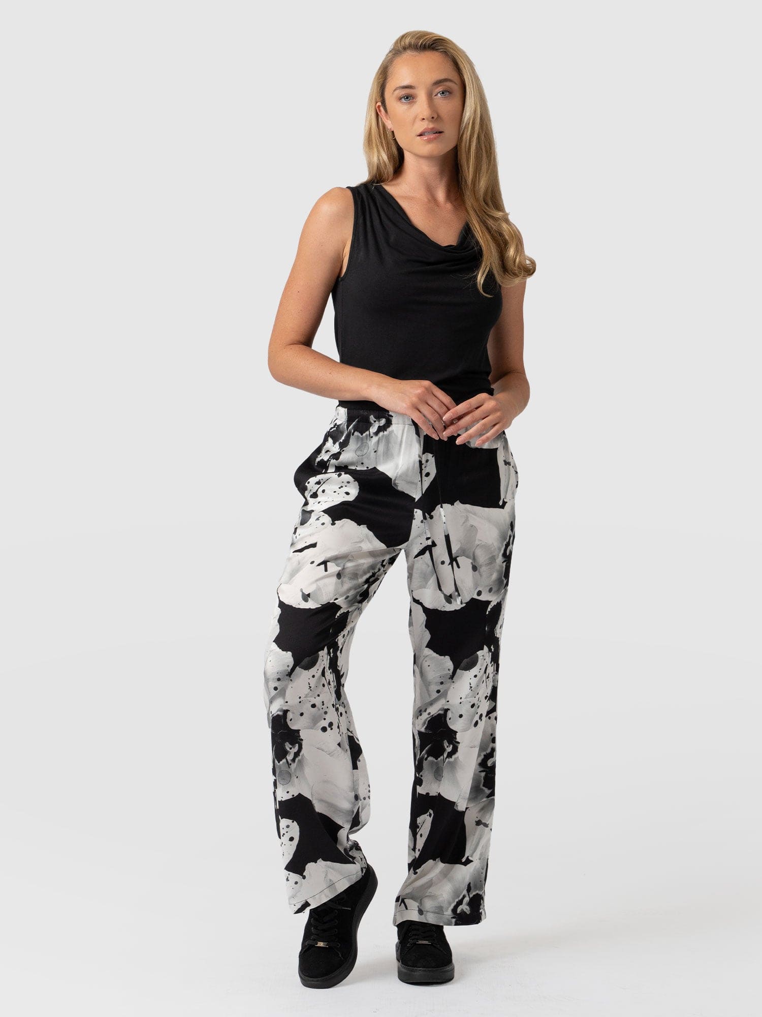 Corinne Pant Abstract Orchid - Women's Trousers | Saint + Sofia® EU