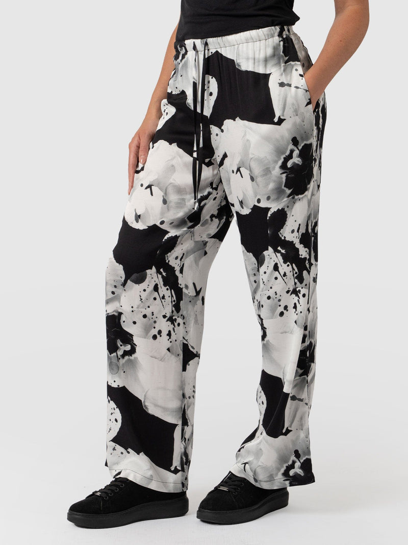 Corinne Pant Abstract Orchid - Women's Trousers | Saint + Sofia® EU