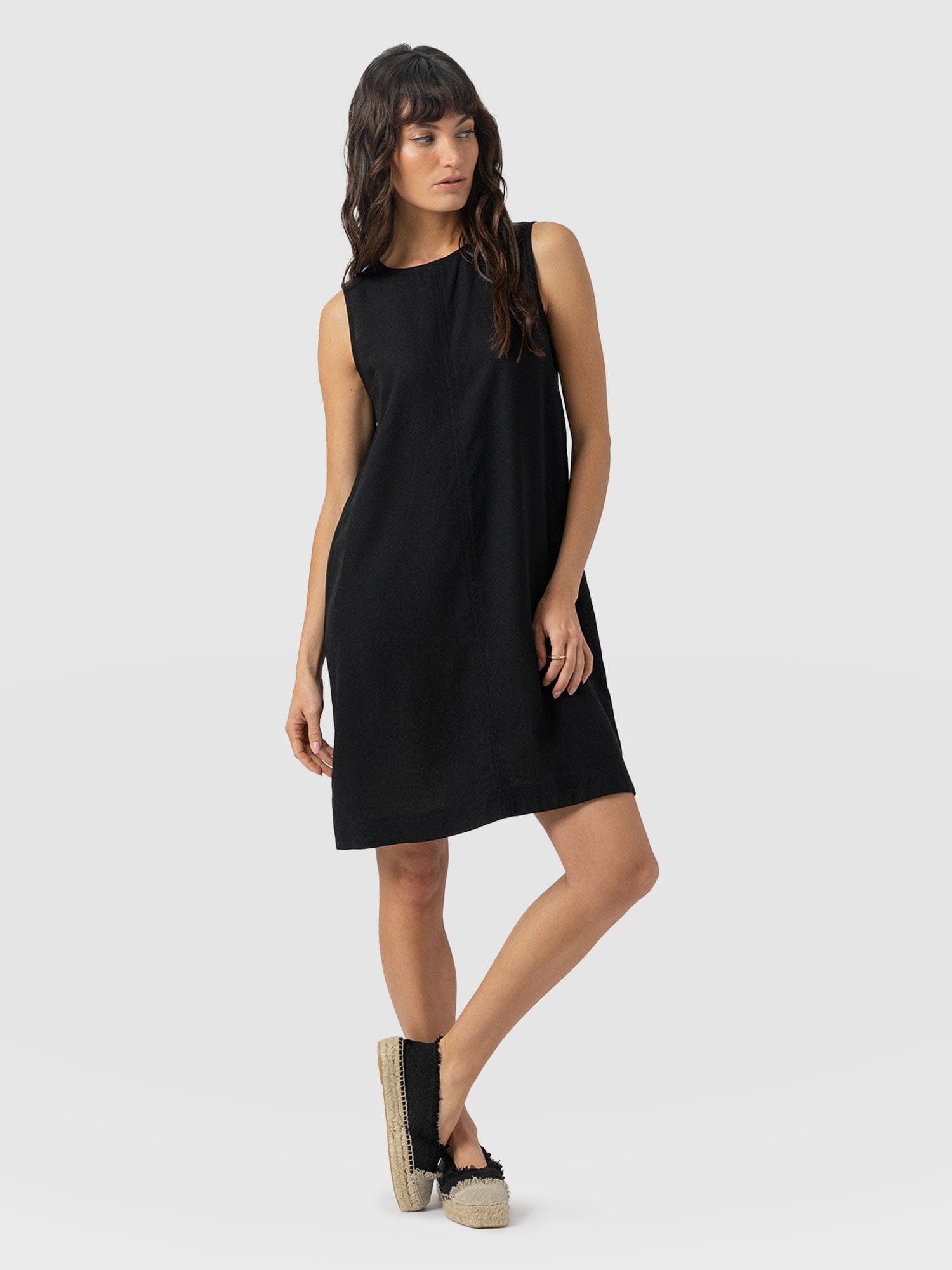 Corinne Linen Shift Dress - Black - Women's Dresses | Saint and Sofia® EU