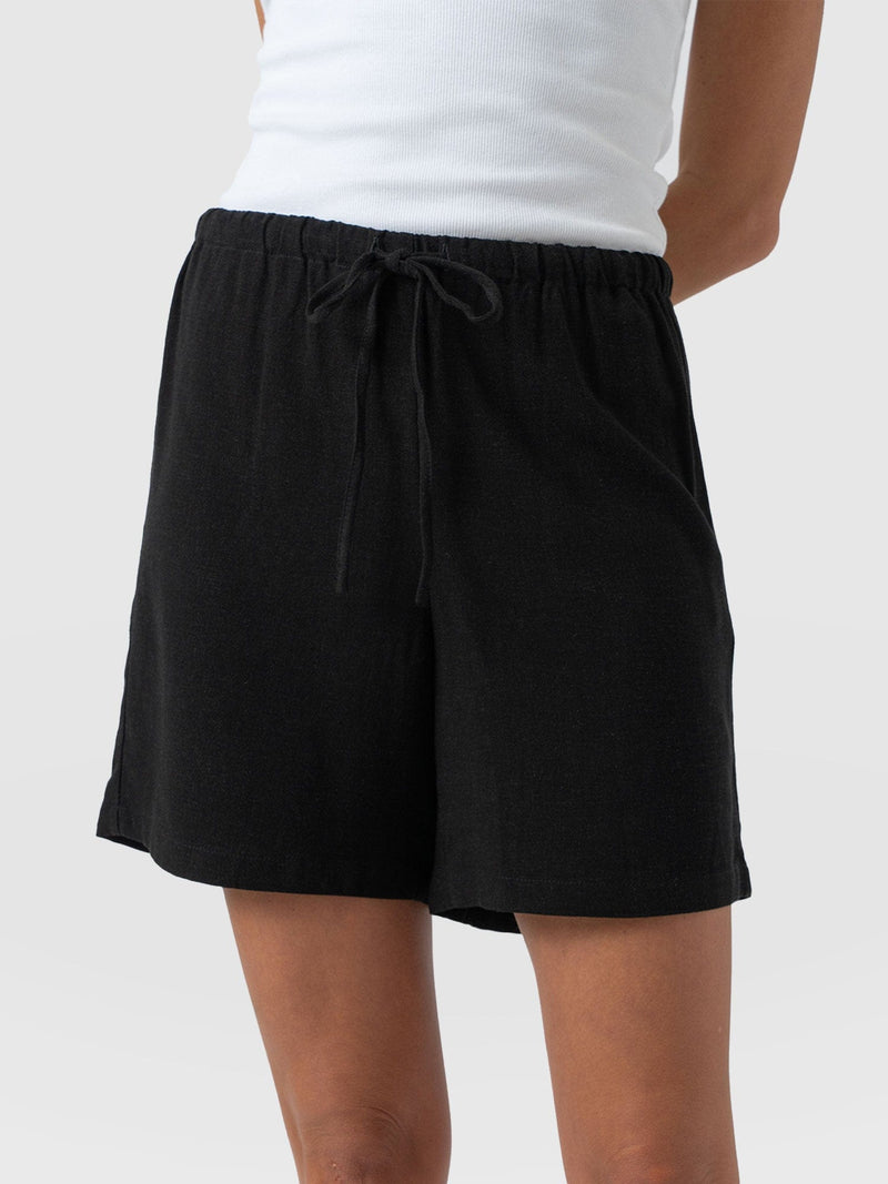 Corinne Short Black - Women's Shorts | Saint + Sofia® EU