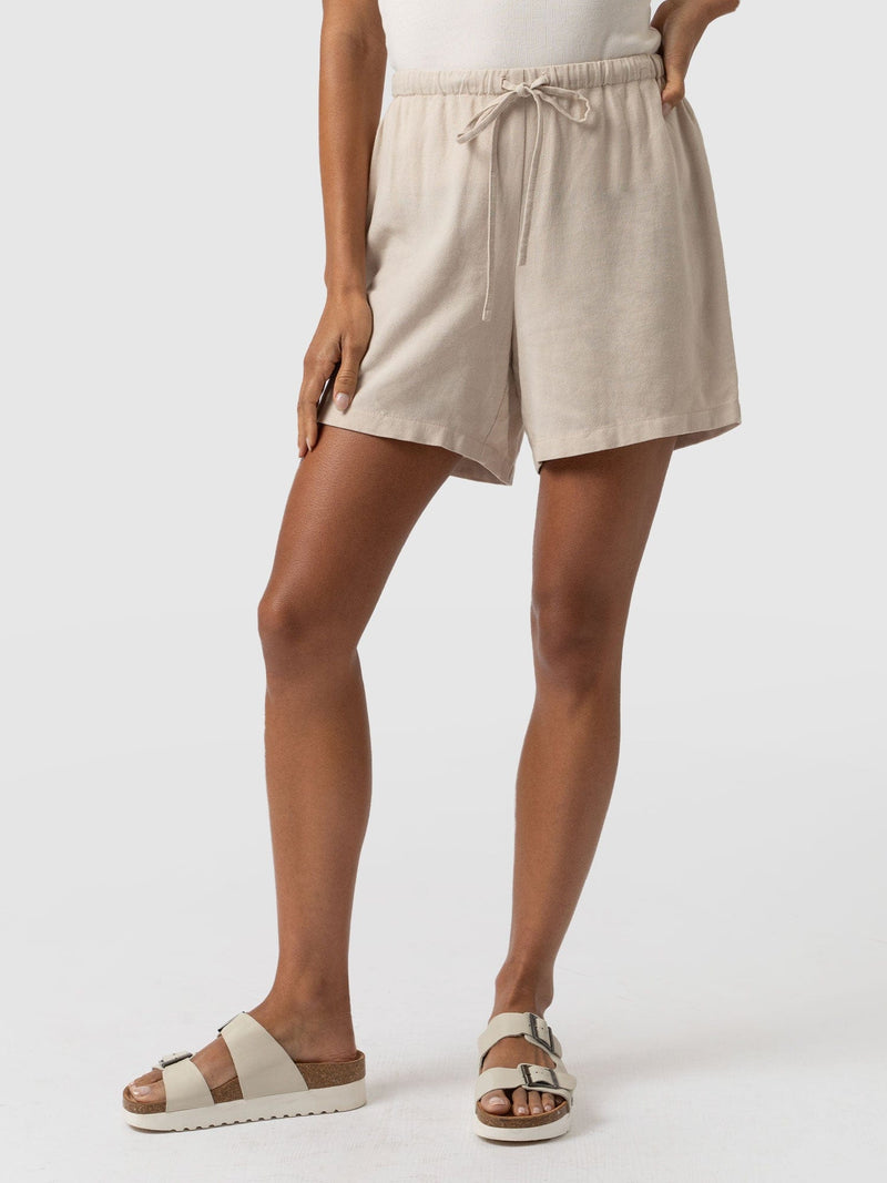 Corinne Short Oatmeal - Women's Shorts | Saint + Sofia® EU