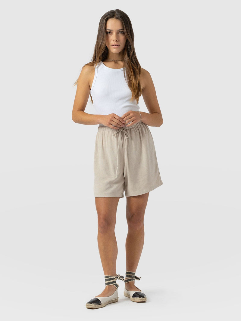 Corinne Short Oatmeal - Women's Shorts | Saint + Sofia® EU