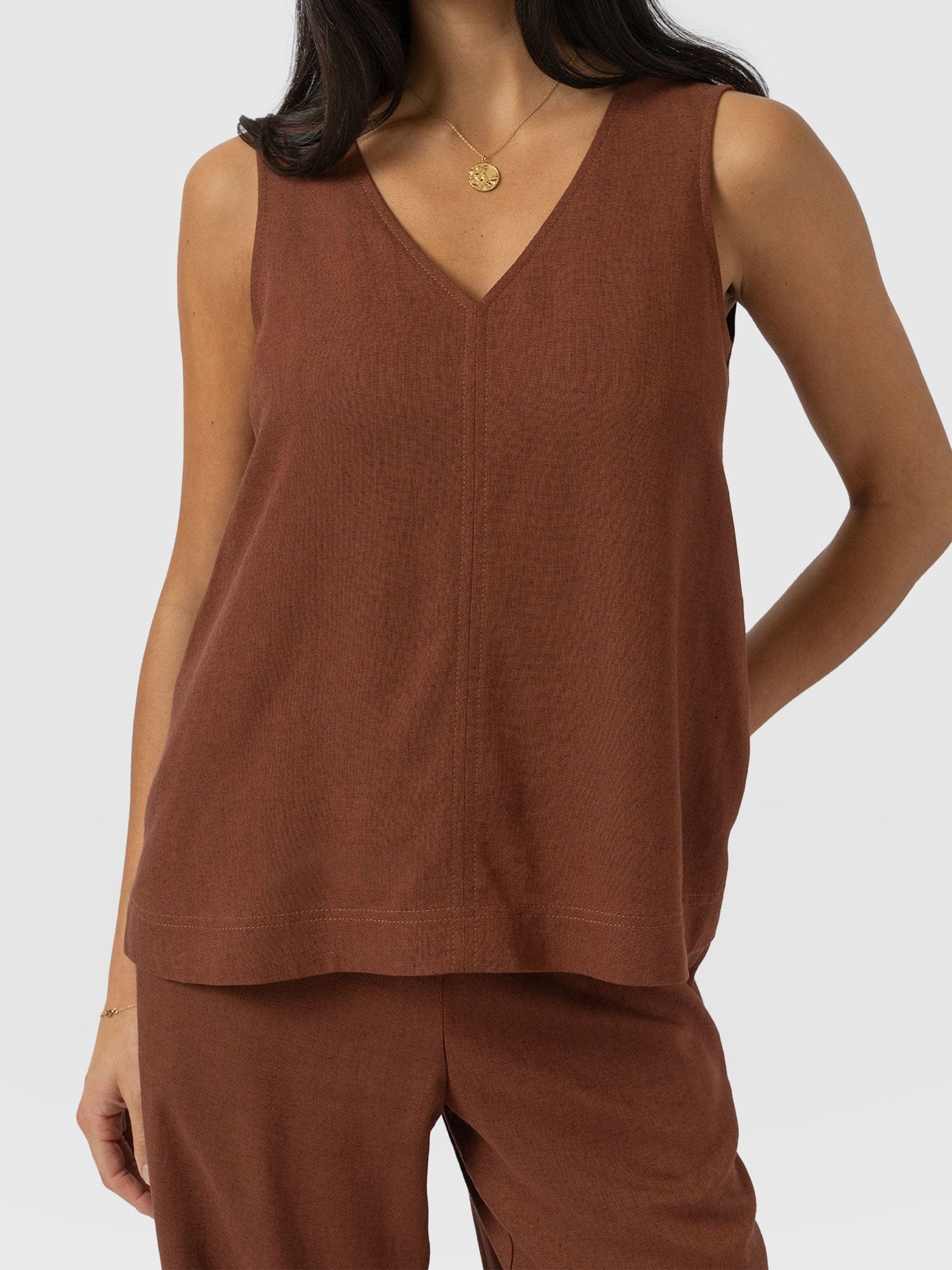 Corinne Linen V Neck Tunic - Russet Brown - Women's Tops | Saint + Sofia® EU