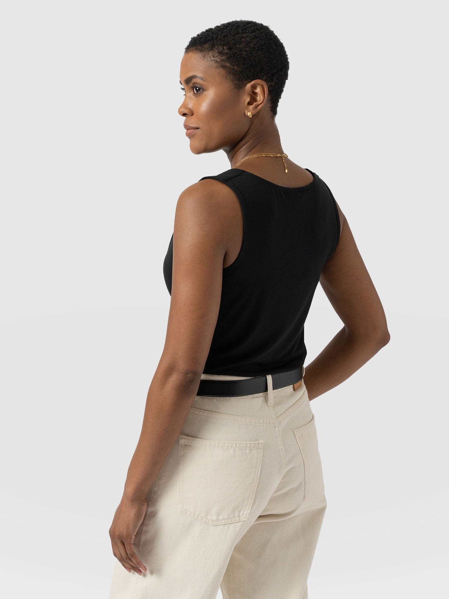 Cowl Neck Cami Black - Women's T-Shirts | Saint + Sofia® EU
