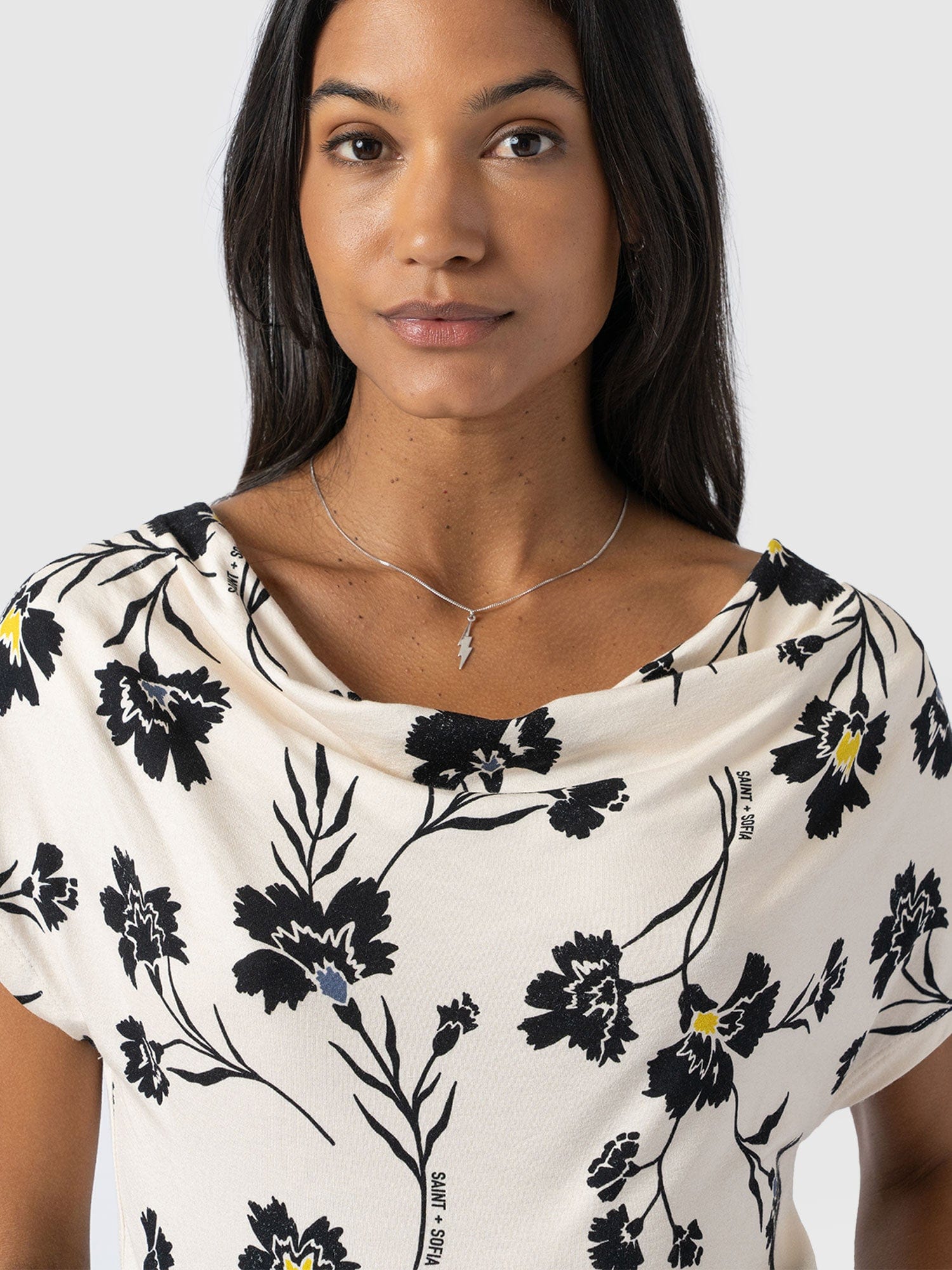 Cowl Neck Tee - White Spring Floral - Women's T-Shirts | Saint + Sofia® EU