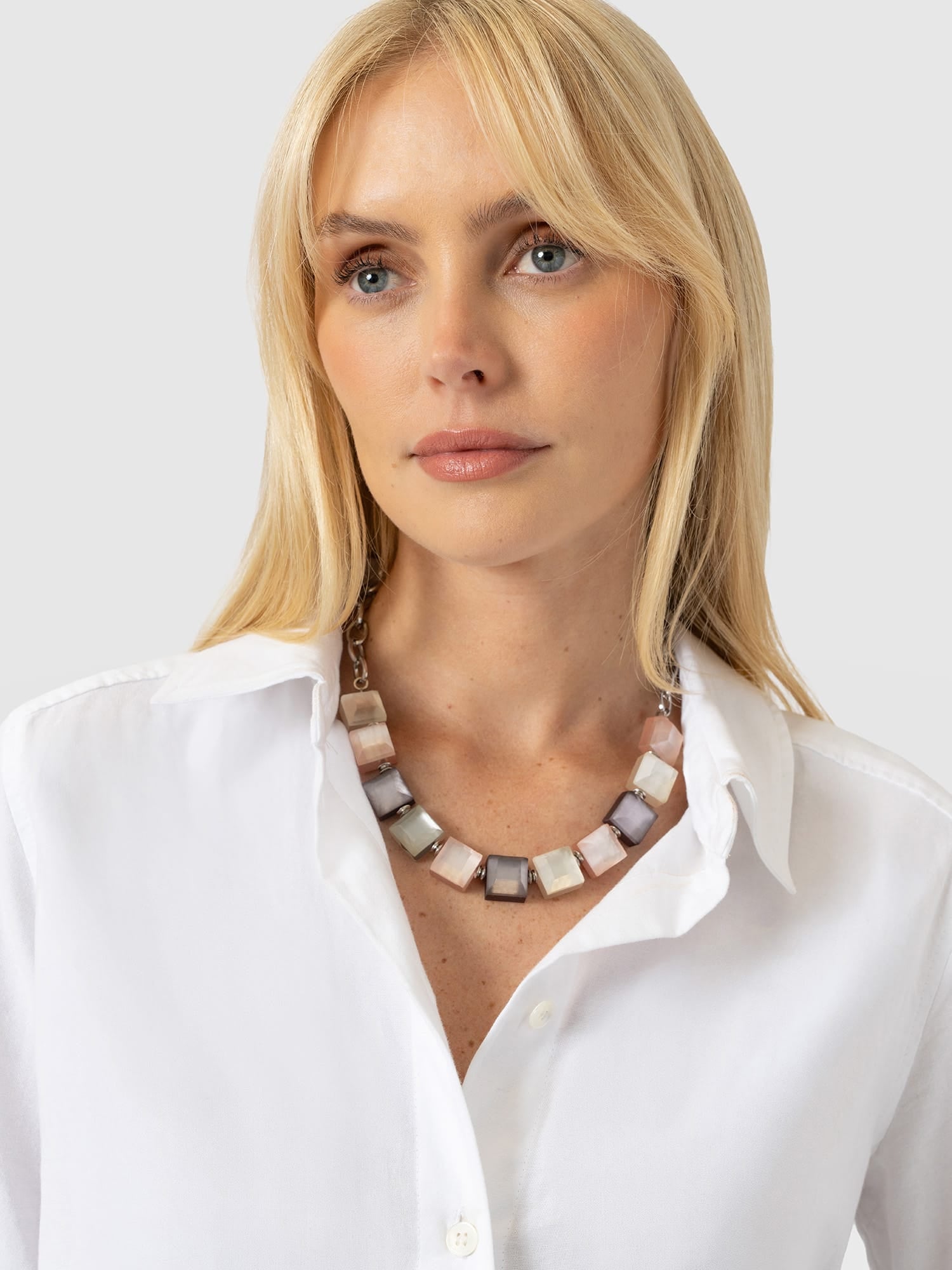 Cube Beaded Necklace - Champagne - Women's Jewellerys | Saint and Sofia® EU