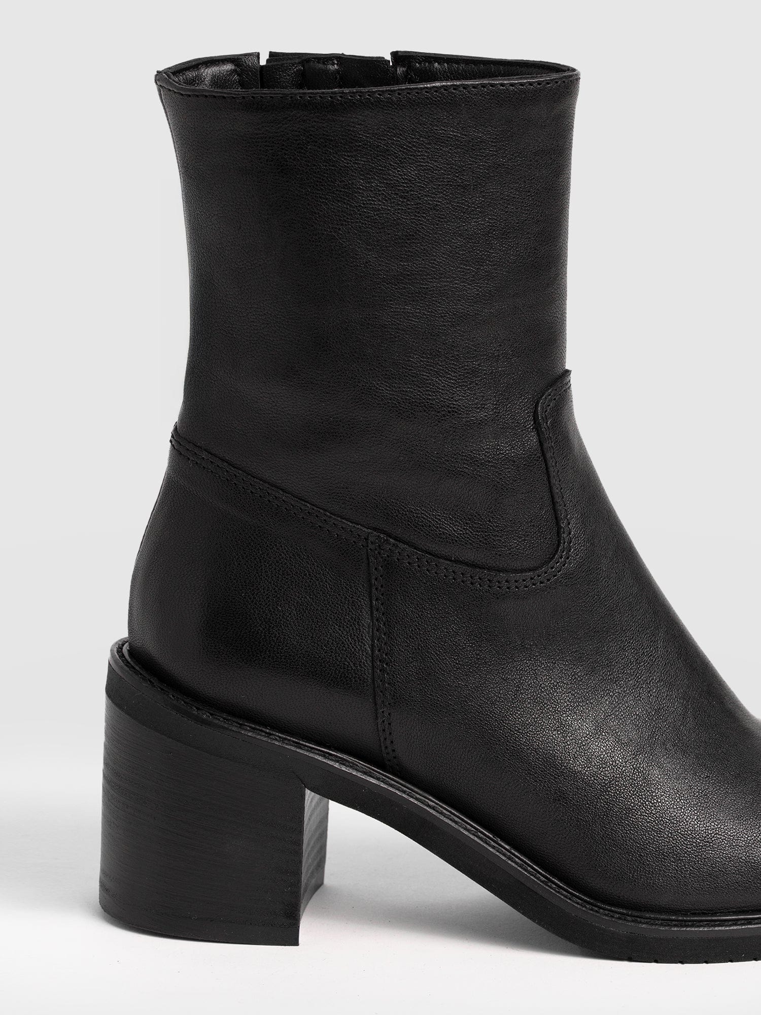 Dakota Ankle Boot - Black - Women's Shoes | Saint + Sofia® EU