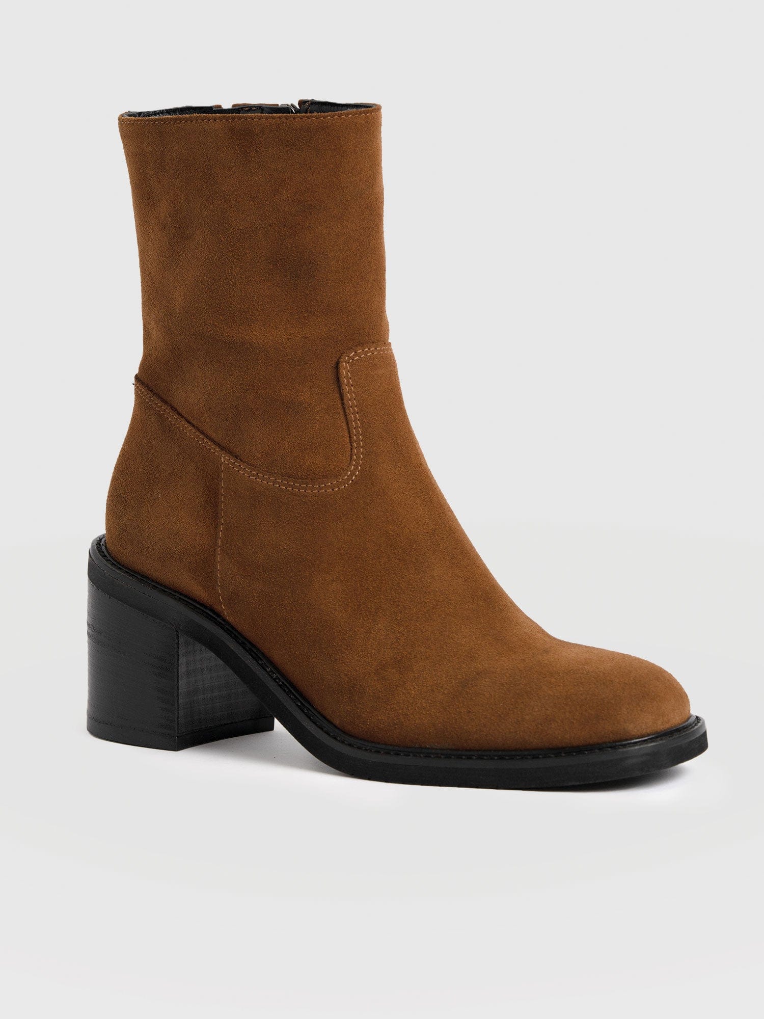 Dakota Ankle Boot - Camel Suede - Women's Shoes | Saint + Sofia® EU