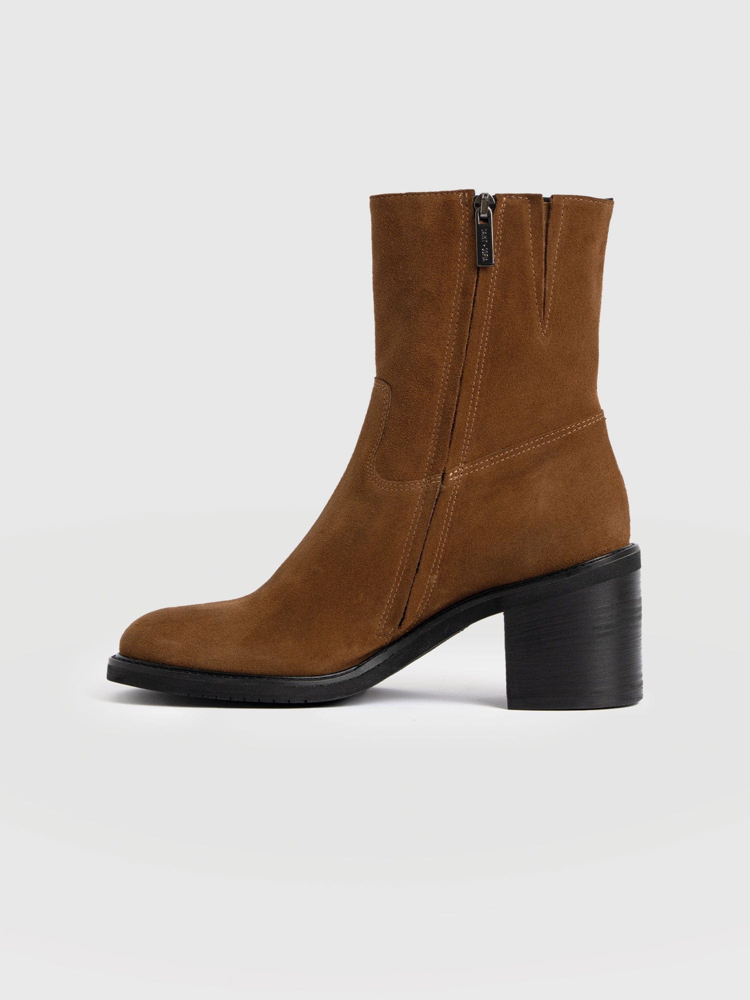 Dakota Ankle Boot - Camel Suede - Women's Shoes | Saint + Sofia® EU