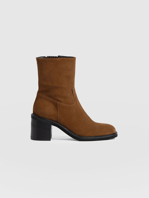 Dakota Ankle Boot - Camel Suede - Women's Shoes | Saint + Sofia® EU