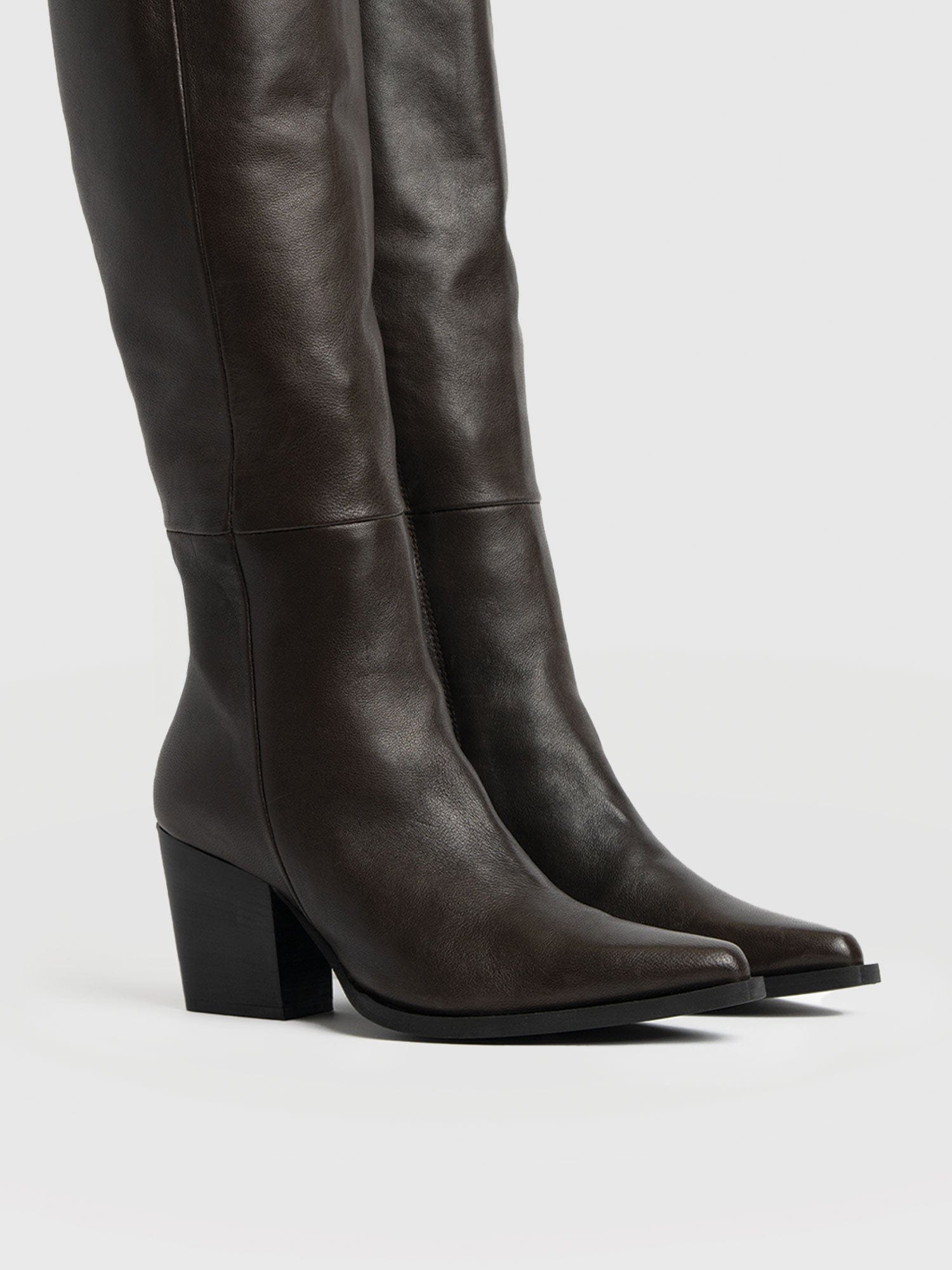 Dallas Knee High Boot - Chocolate - Women's Shoes | Saint + Sofia® EU