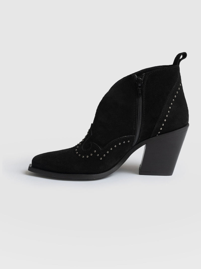 Dallas Studded Ankle Boot Black - Women's Leather Boots | Saint + Sofia® EU