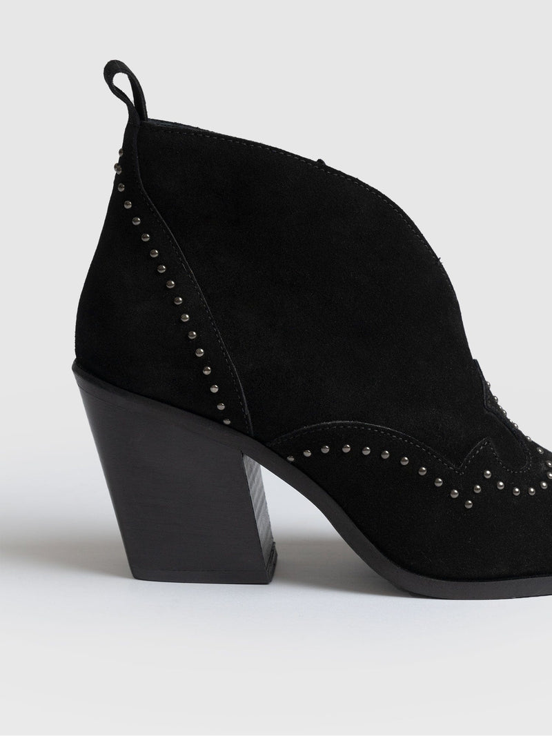 Dallas Studded Ankle Boot Black - Women's Leather Boots | Saint + Sofia® EU