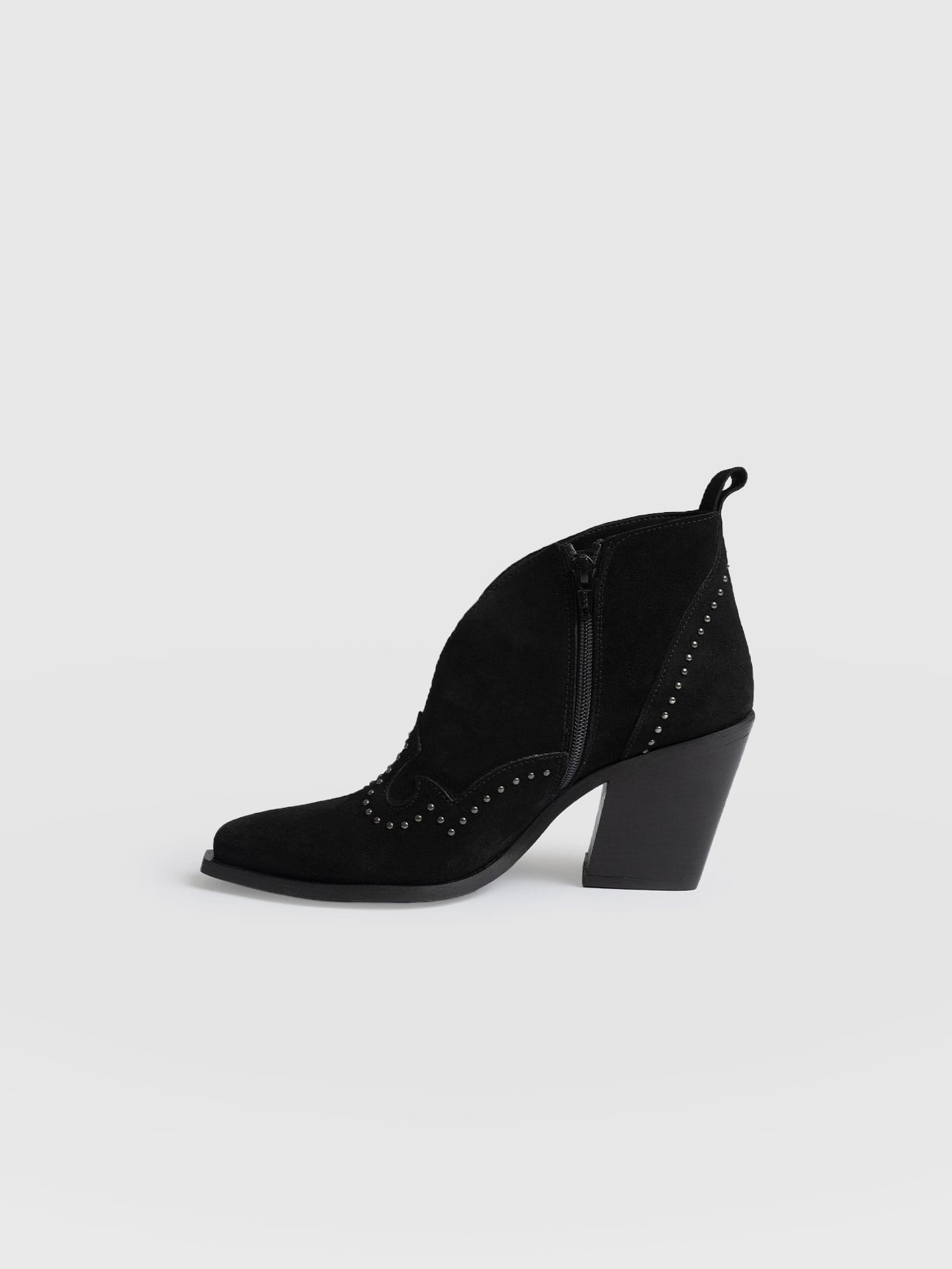 Dallas Studded Ankle Boot Black - Women's Leather Boots | Saint + Sofia® EU
