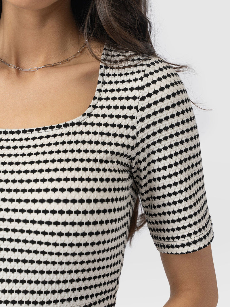 Darcey Short Sleeve Flared Dress Monochrome Jacquard - Women's Dresses | Saint + Sofia® EU