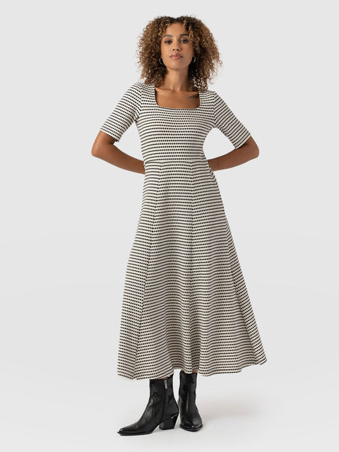 Darcey Short Sleeve Flared Dress Monochrome Jacquard - Women's Dresses | Saint + Sofia® EU