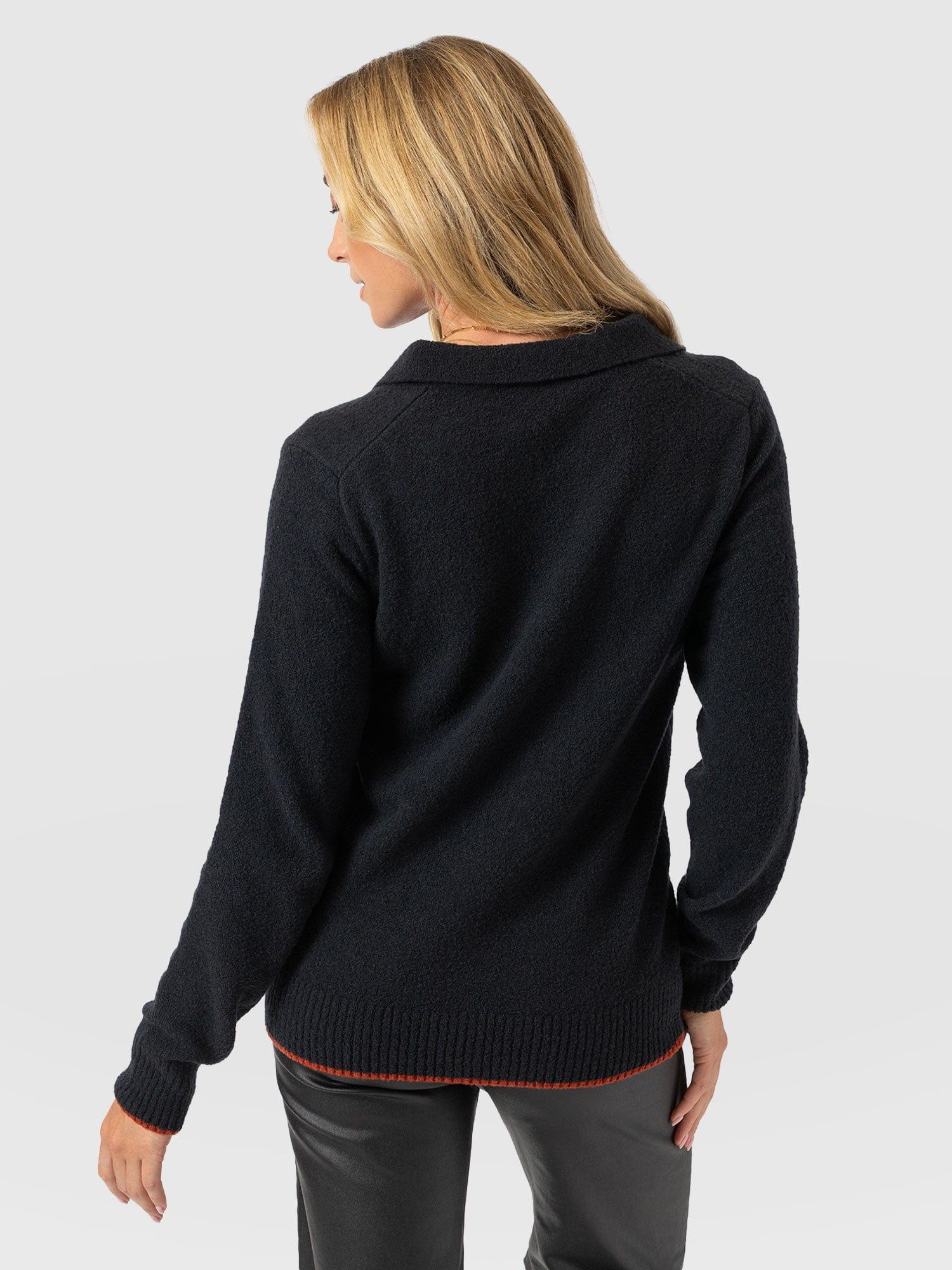 Delphi Polo Knit - Black - Women's T-shirts | Saint + Sofia® EU