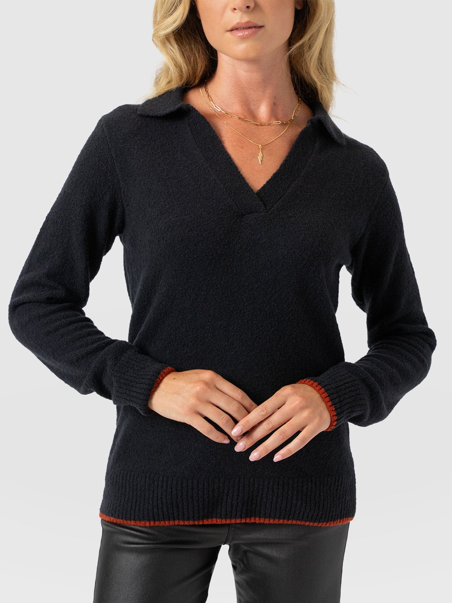 Delphi Polo Knit - Black - Women's T-shirts | Saint + Sofia® EU