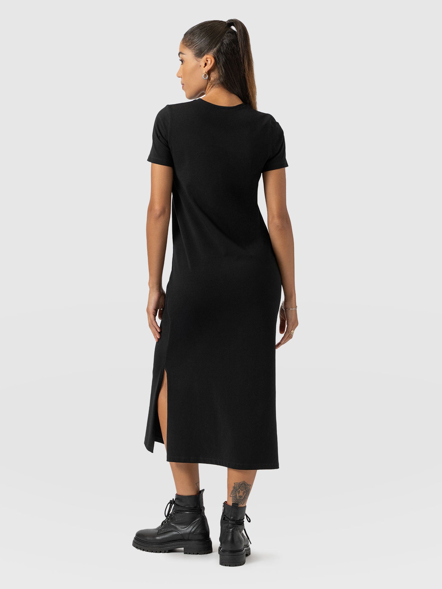 Easy T-Shirt Midi Dress - Black - Women's Dresss | Saint + Sofia® EU