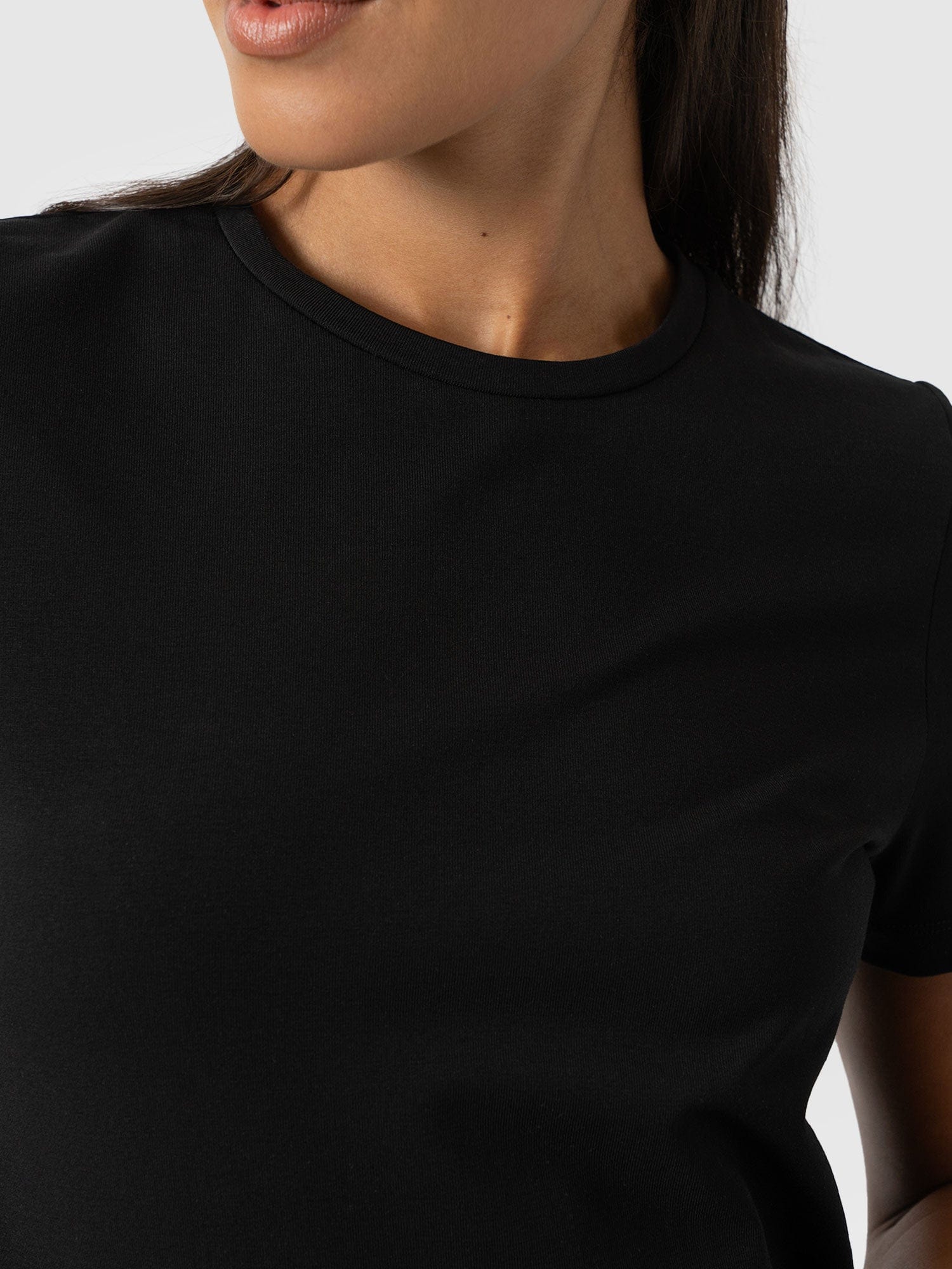 Easy T-Shirt Midi Dress - Black - Women's Dresss | Saint + Sofia® EU