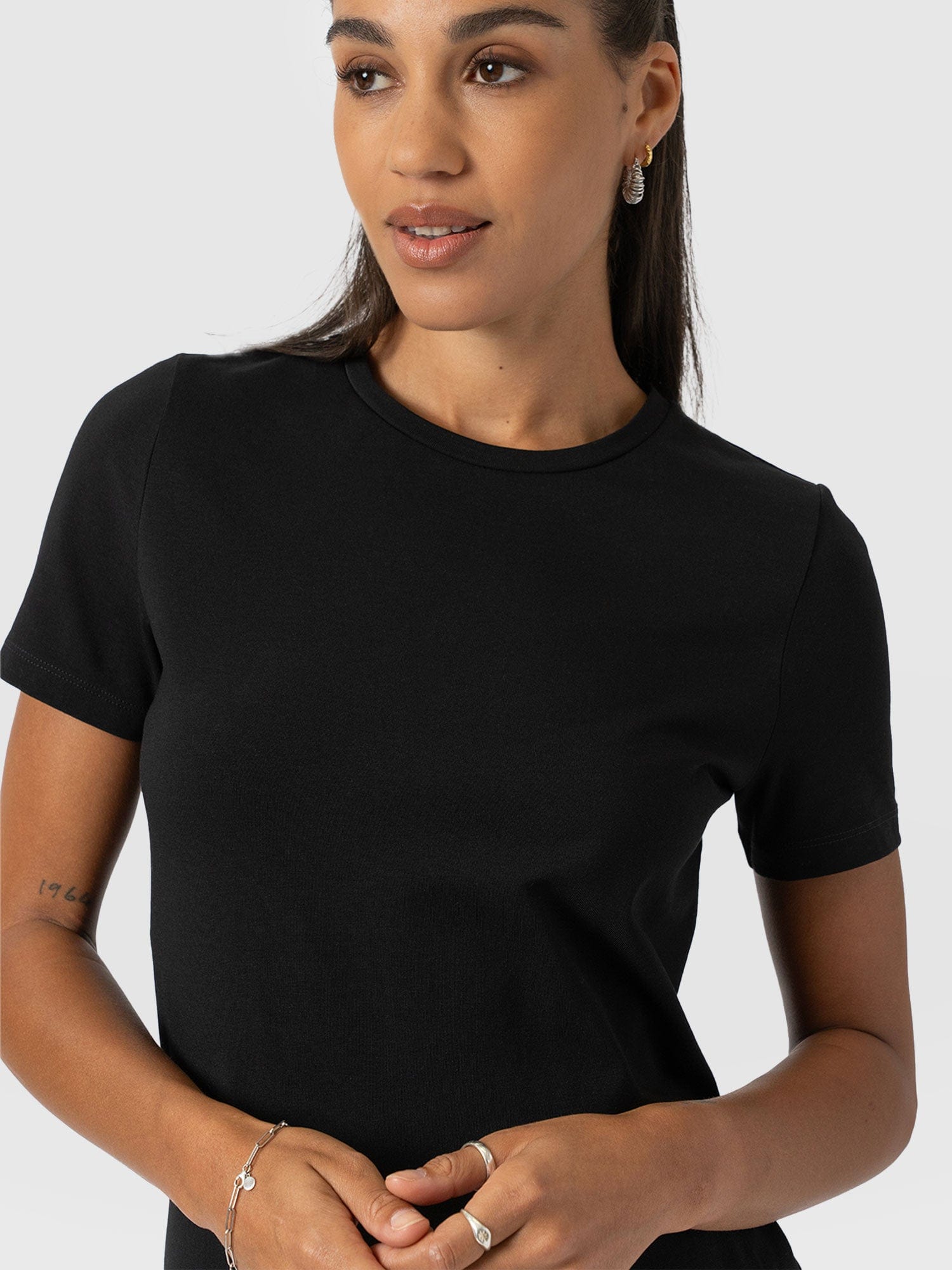 Easy T-Shirt Midi Dress - Black - Women's Dresss | Saint + Sofia® EU