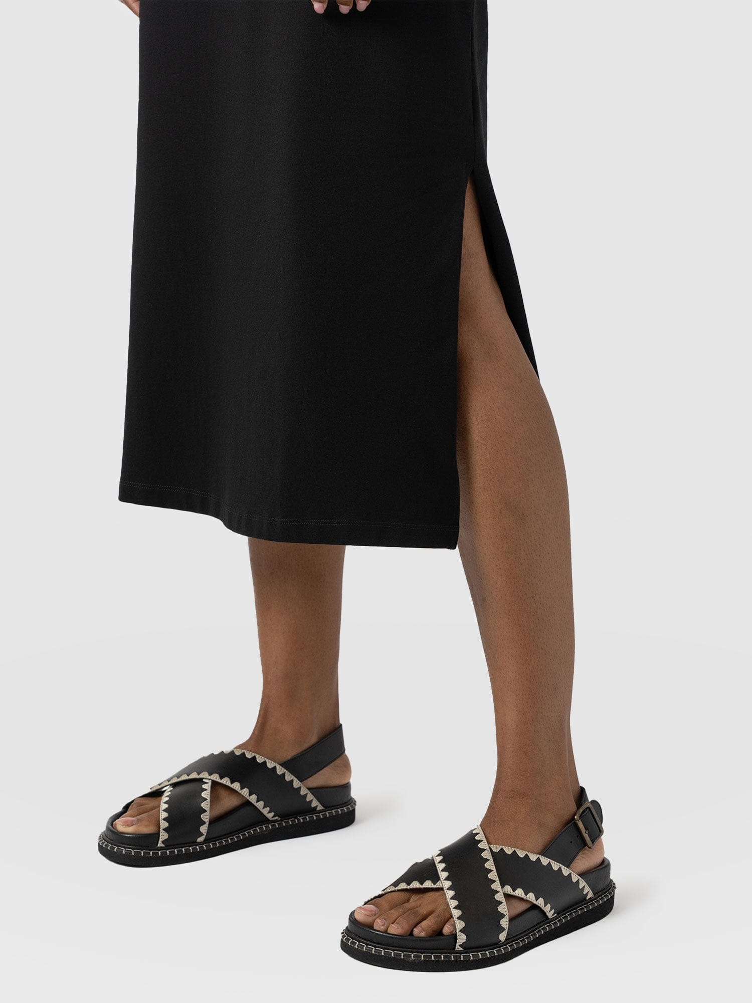 Easy T-Shirt Midi Dress - Black - Women's Dresss | Saint + Sofia® EU