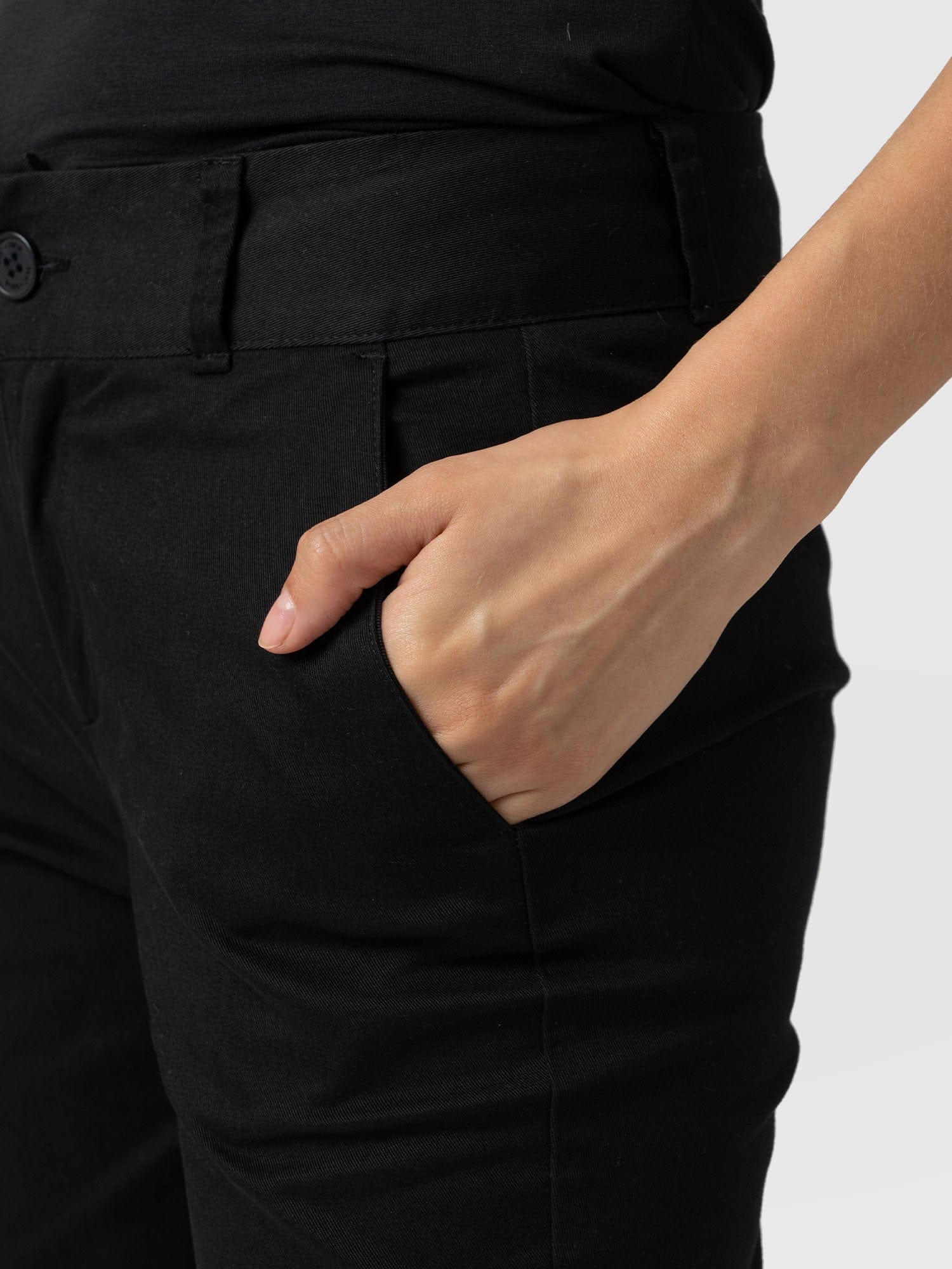 Eden Chino Black - Women's Trousers | Saint + Sofia® EU