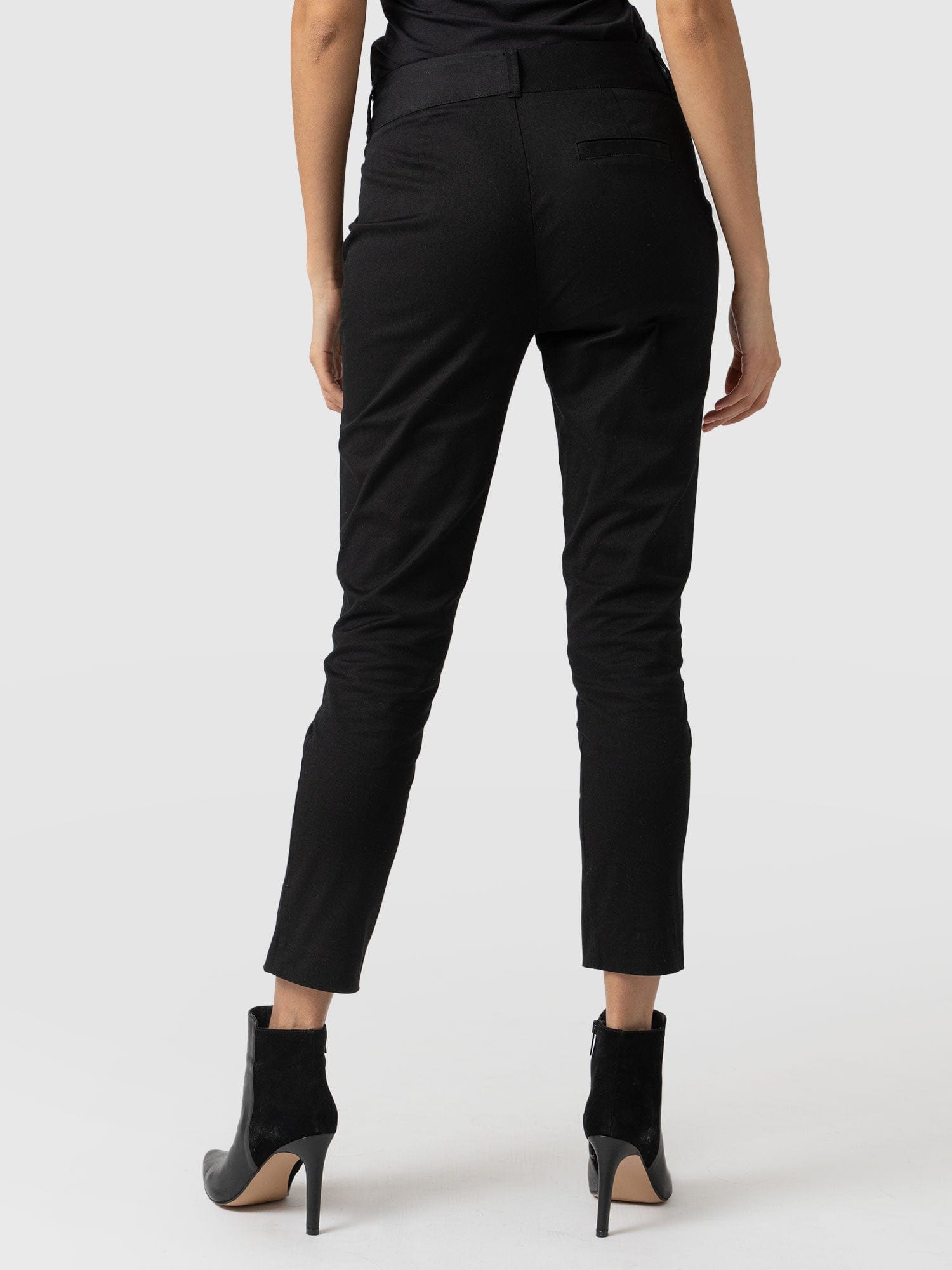 Eden Chino Black - Women's Trousers | Saint + Sofia® EU