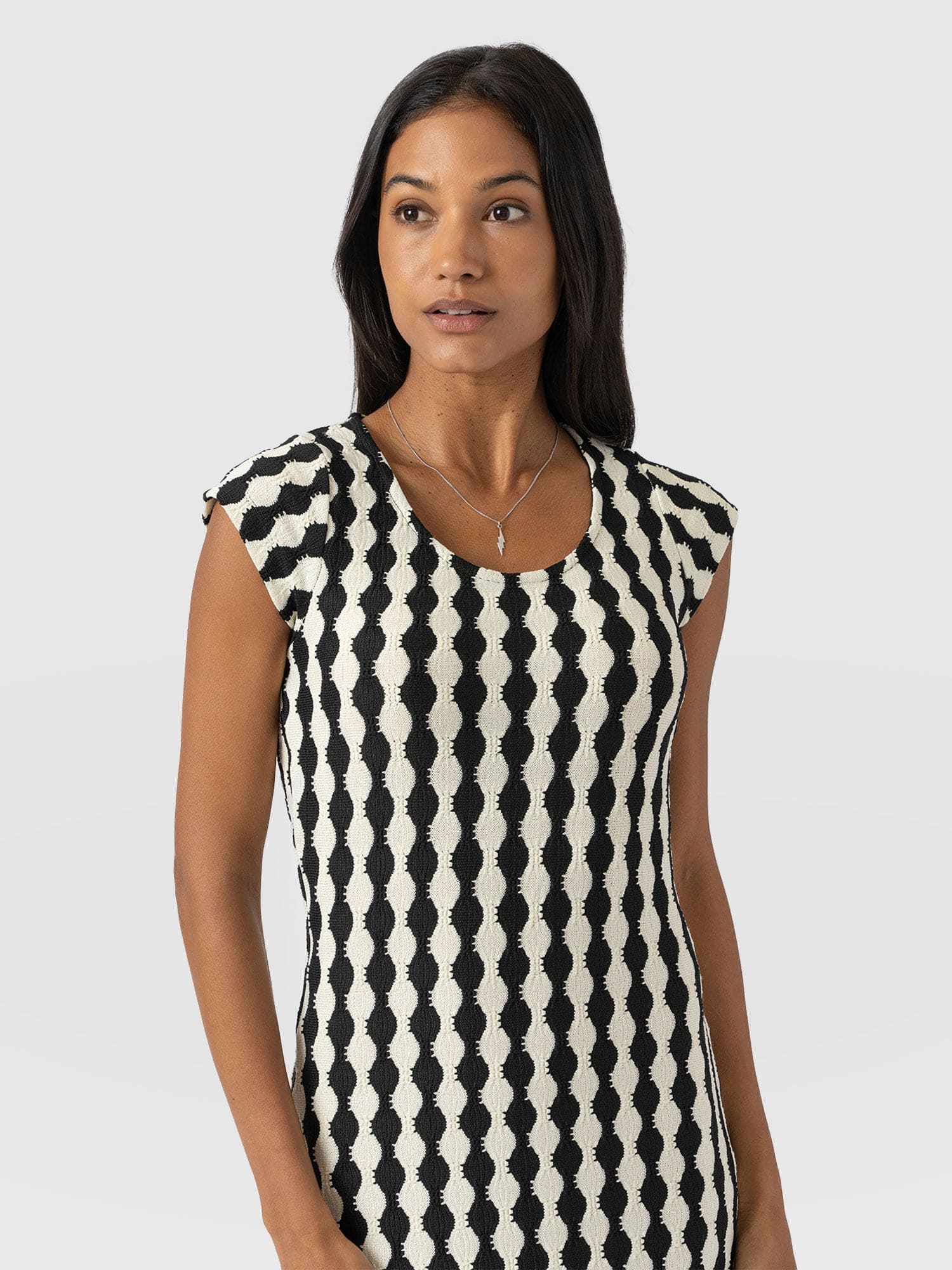 Edna Scoop Neck Midaxi Dress - Black/Cream - Women's Dresss | Saint + Sofia® EU