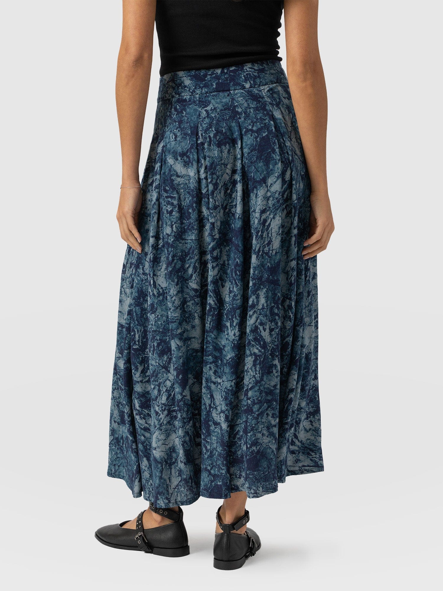 Eliza Pleated Skirt Blue Marble - Women's Skirts | Saint + Sofia® EU