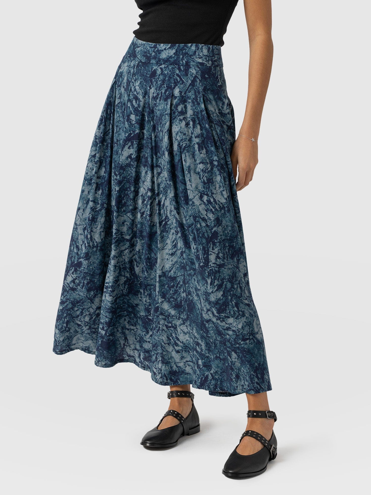 Eliza Pleated Skirt Blue Marble - Women's Skirts | Saint + Sofia® EU