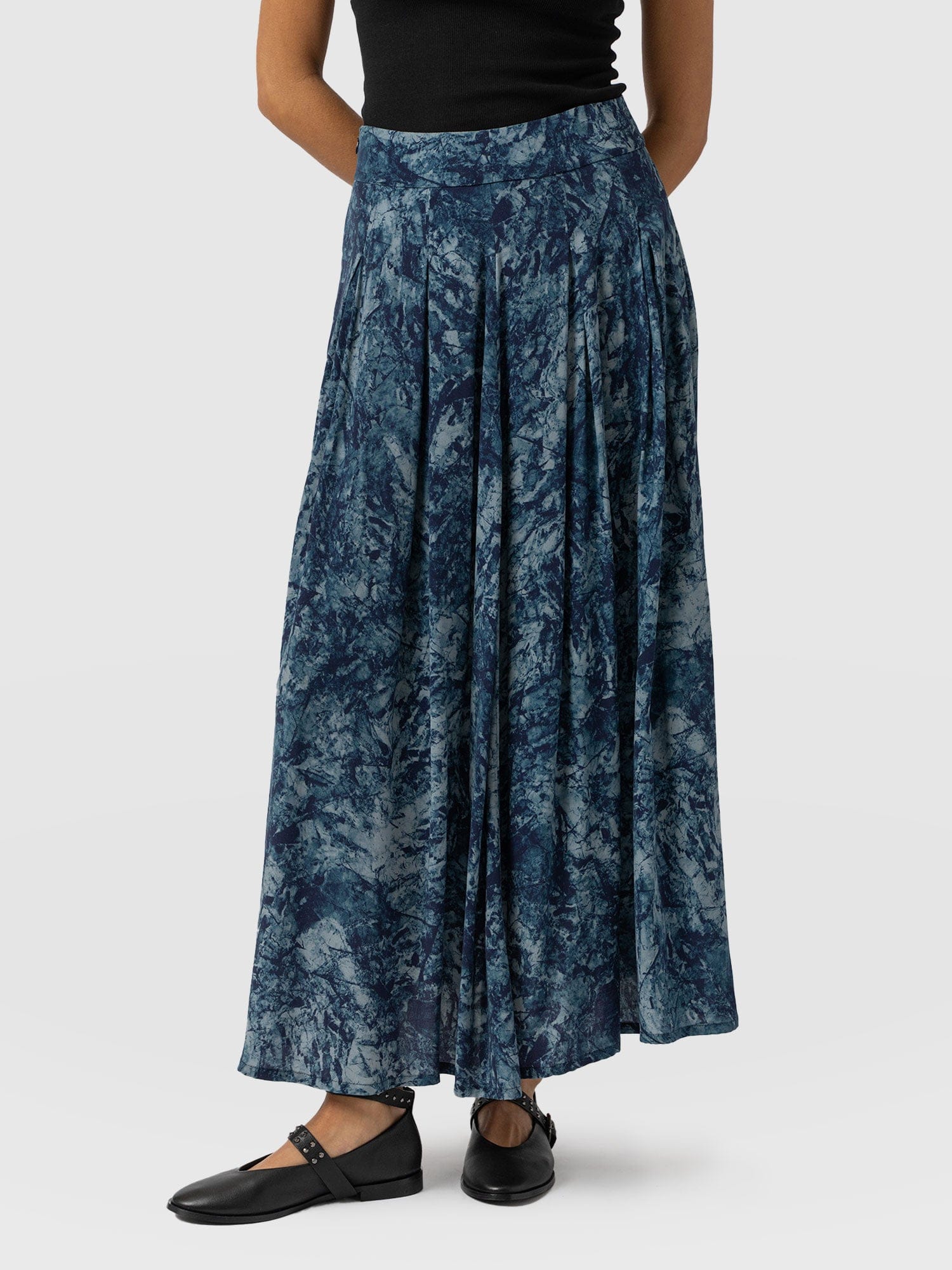 Eliza Pleated Skirt Blue Marble - Women's Skirts | Saint + Sofia® EU