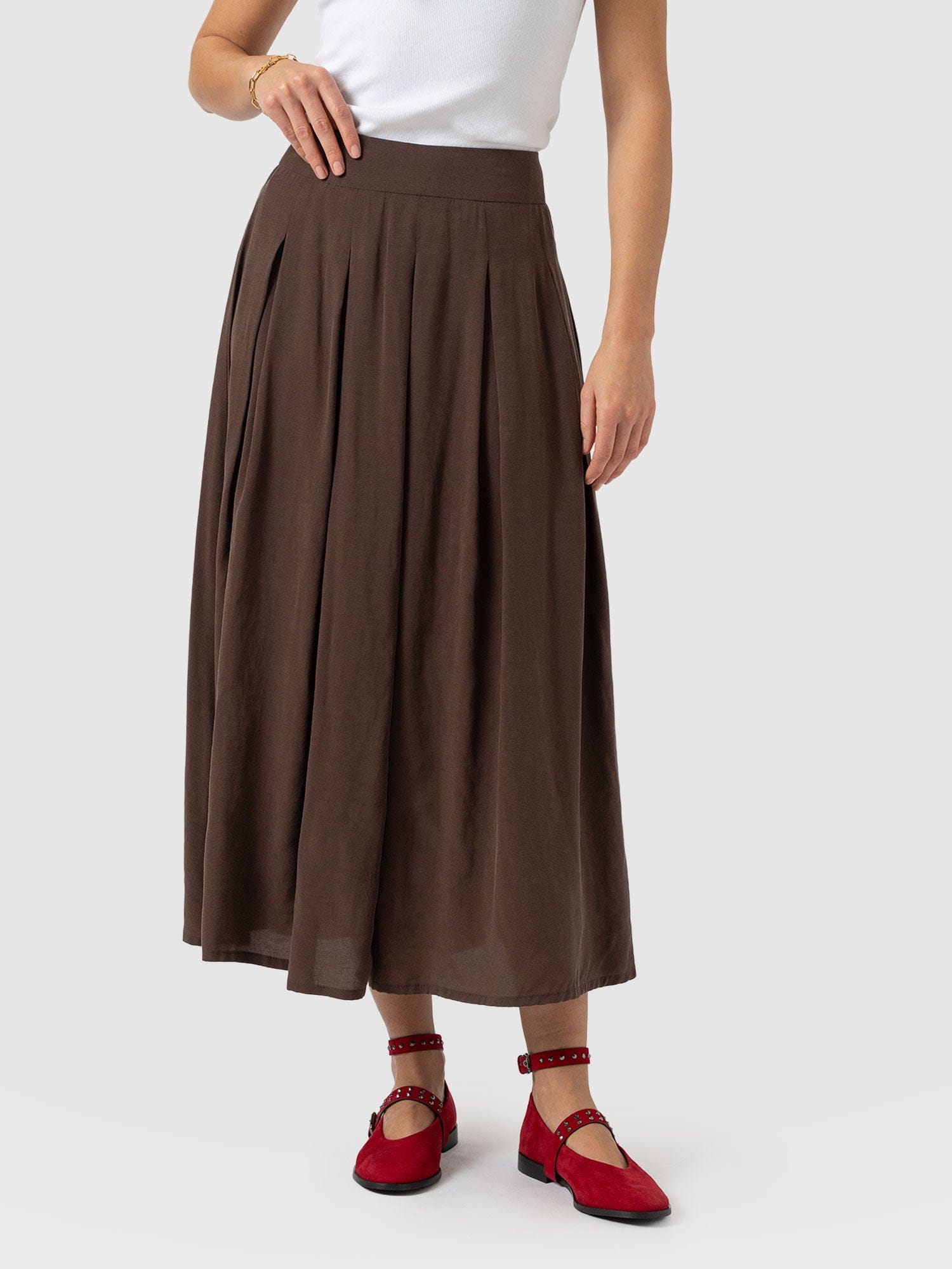 Eliza Pleated Skirt - Brown - Women's Skirts | Saint + Sofia® EU