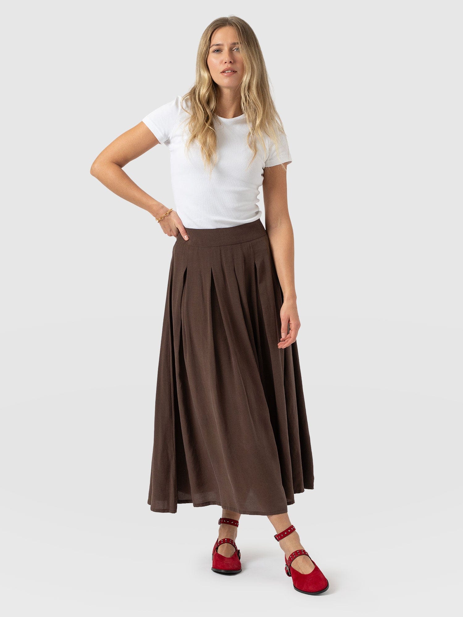 Eliza Pleated Skirt - Brown - Women's Skirts | Saint + Sofia® EU