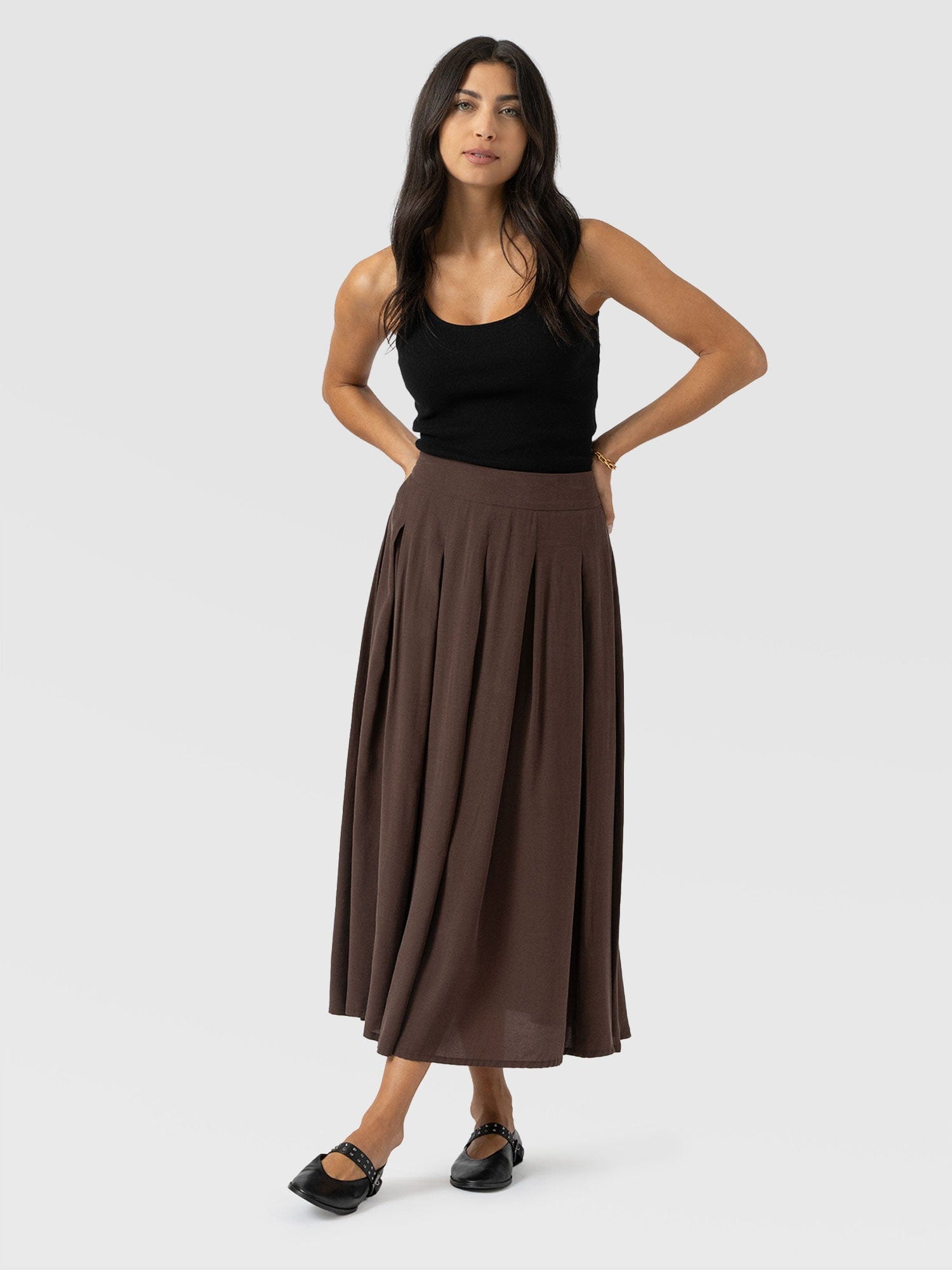 Eliza Pleated Skirt - Brown - Women's Skirts | Saint + Sofia® EU