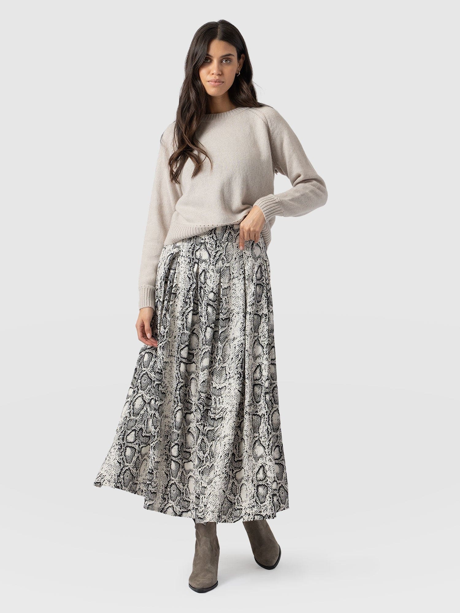 Eliza Pleated Skirt Cream Snake  - Women's Skirts | Saint + Sofia® EU