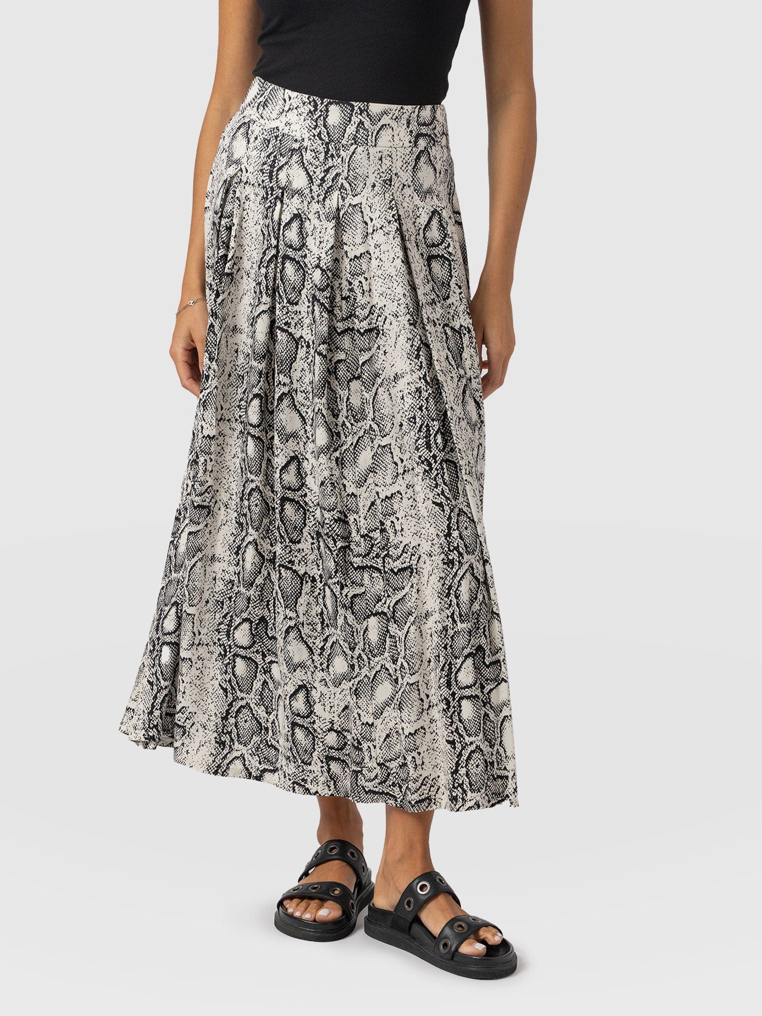 Eliza Pleated Skirt Cream Snake  - Women's Skirts | Saint + Sofia® EU