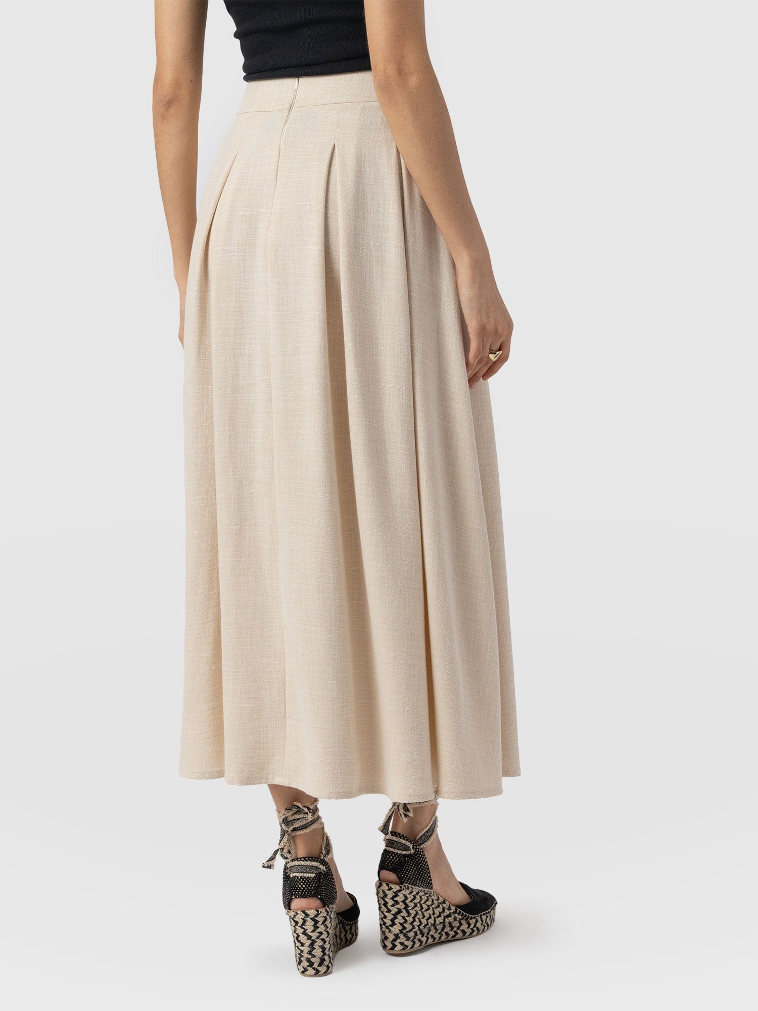 Eliza Pleated Skirt - Cream - Women's Skirts | Saint + Sofia® EU