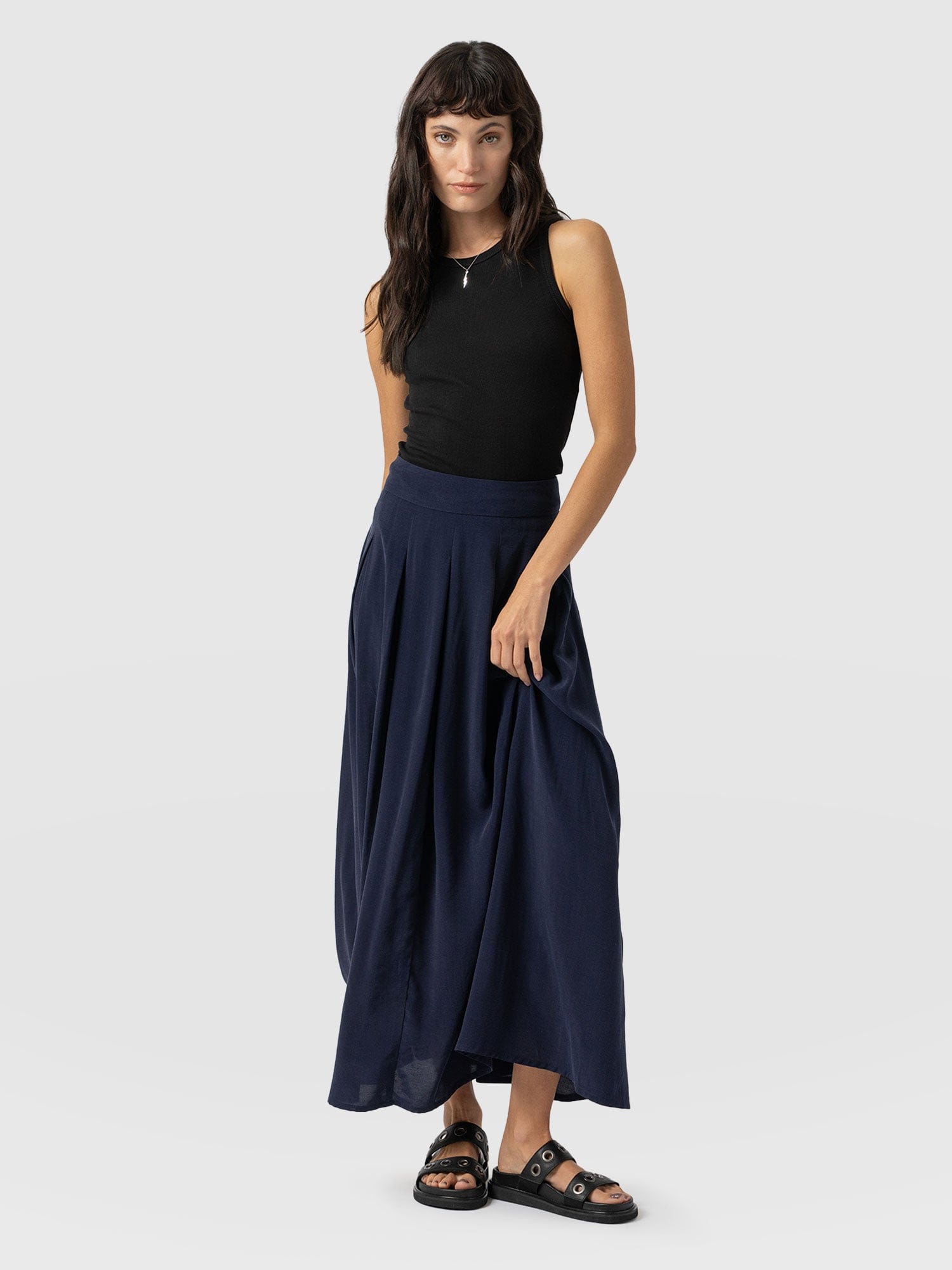 Eliza Pleated Skirt Navy - Women's Skirts | Saint + Sofia® EU