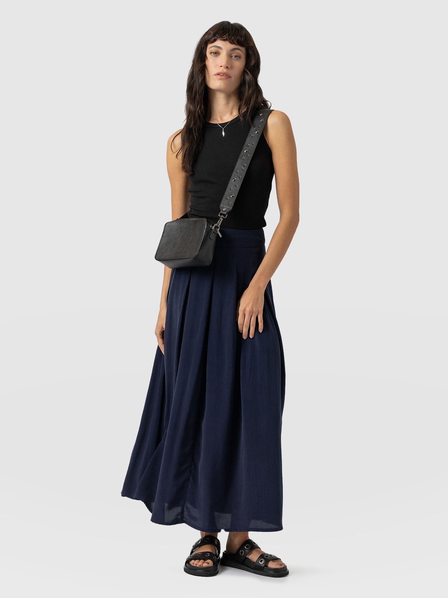 Eliza Pleated Skirt Navy - Women's Skirts | Saint + Sofia® EU