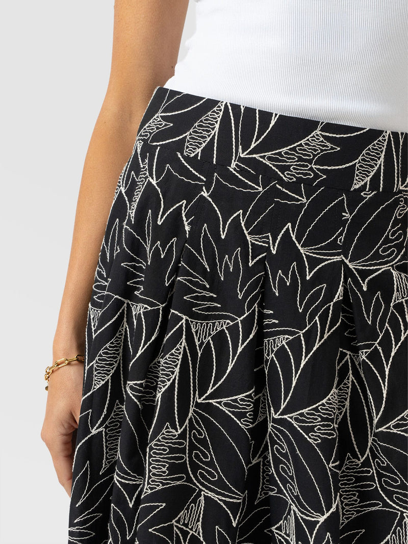 Eliza Skirt - Black Embroidered - Women's Skirts | Saint + Sofia® EU